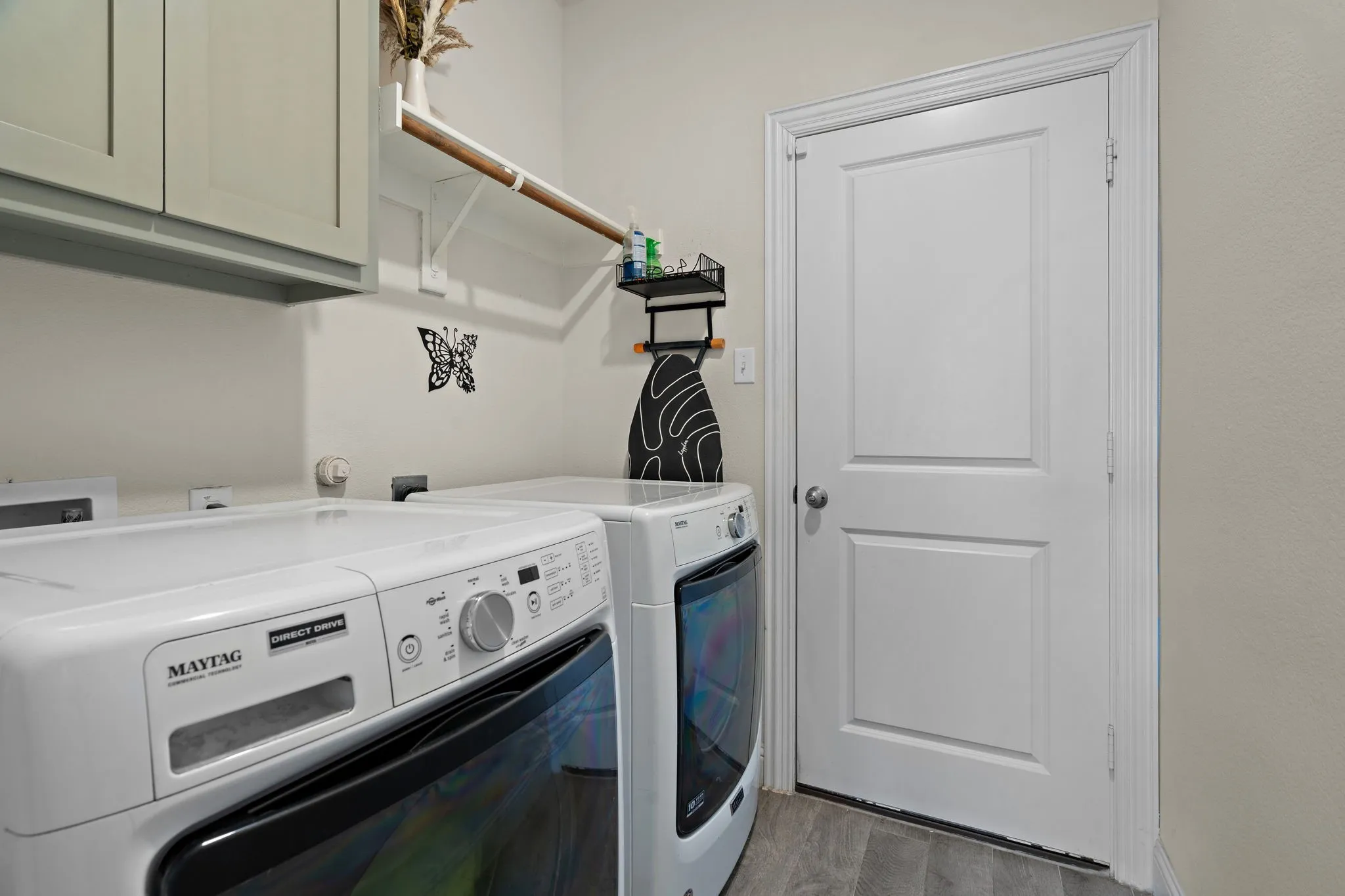 Single Family Residence For Sale in Collin County , 2908 Log Cabin Drive, Celina, Texas 75009, 3 Bedroom, 2 Bathroom, 2 Garage spaces, 1,694 Sqft, built in 2021, Preowned, mls#21190785, Real Estate Agent in Celina, Homes For Sale in Collin county, Homes For Sale in Celina, Realtor in Celina Texas, Real Estate Brokerage Independent Realty Texas, Luminita Cordes Realtor