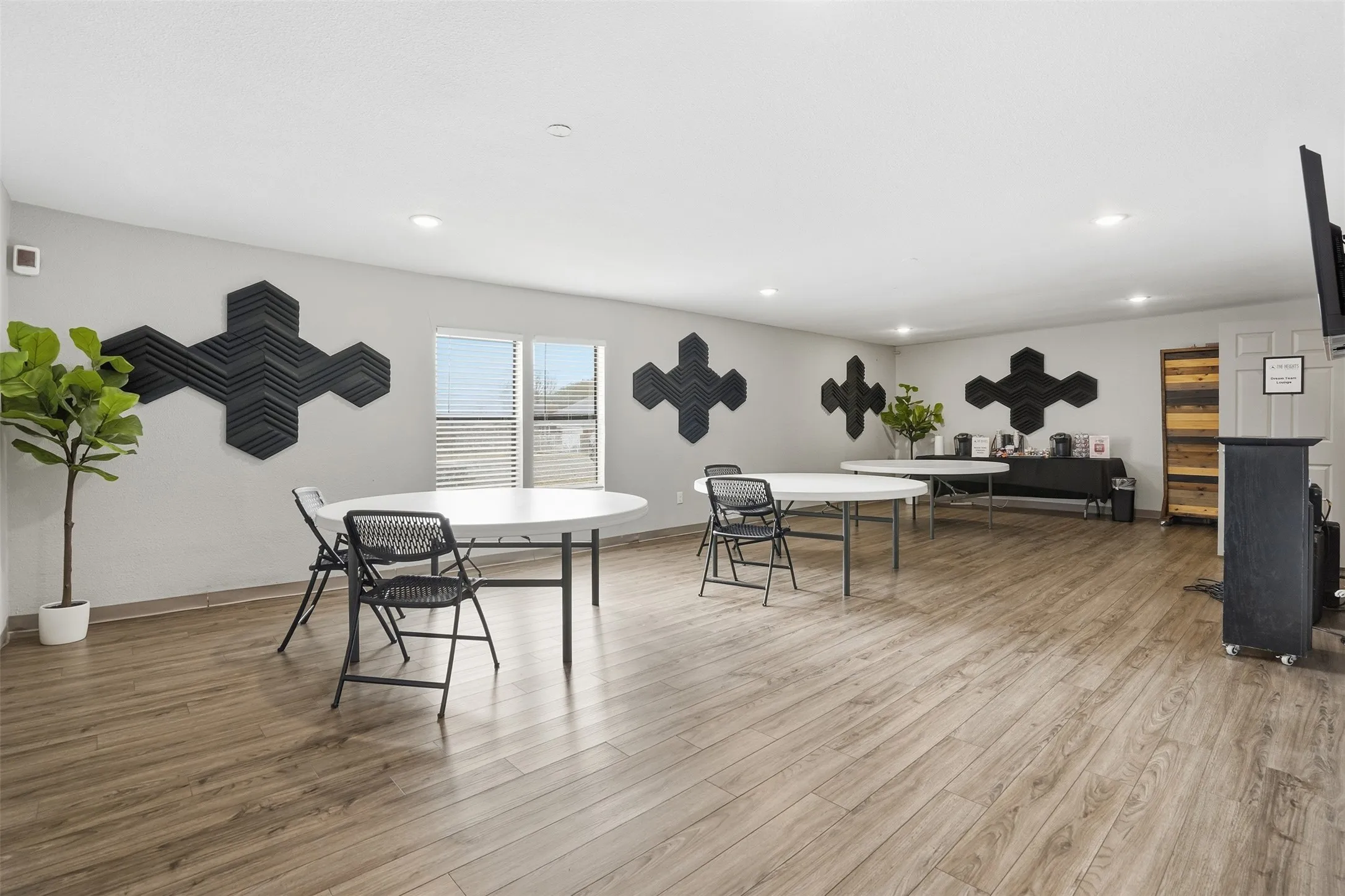 Business For Sale in Johnson County , 342 Alsbury Boulevard, Burleson, Texas 76028, 0, 0, Garage spaces, 0 Sqft, built in 1980, Preowned, mls#21185903, Real Estate Agent in Burleson, Homes For Sale in Johnson county, Homes For Sale in Burleson, Realtor in Burleson Texas, Real Estate Brokerage Independent Realty Texas, Luminita Cordes Realtor