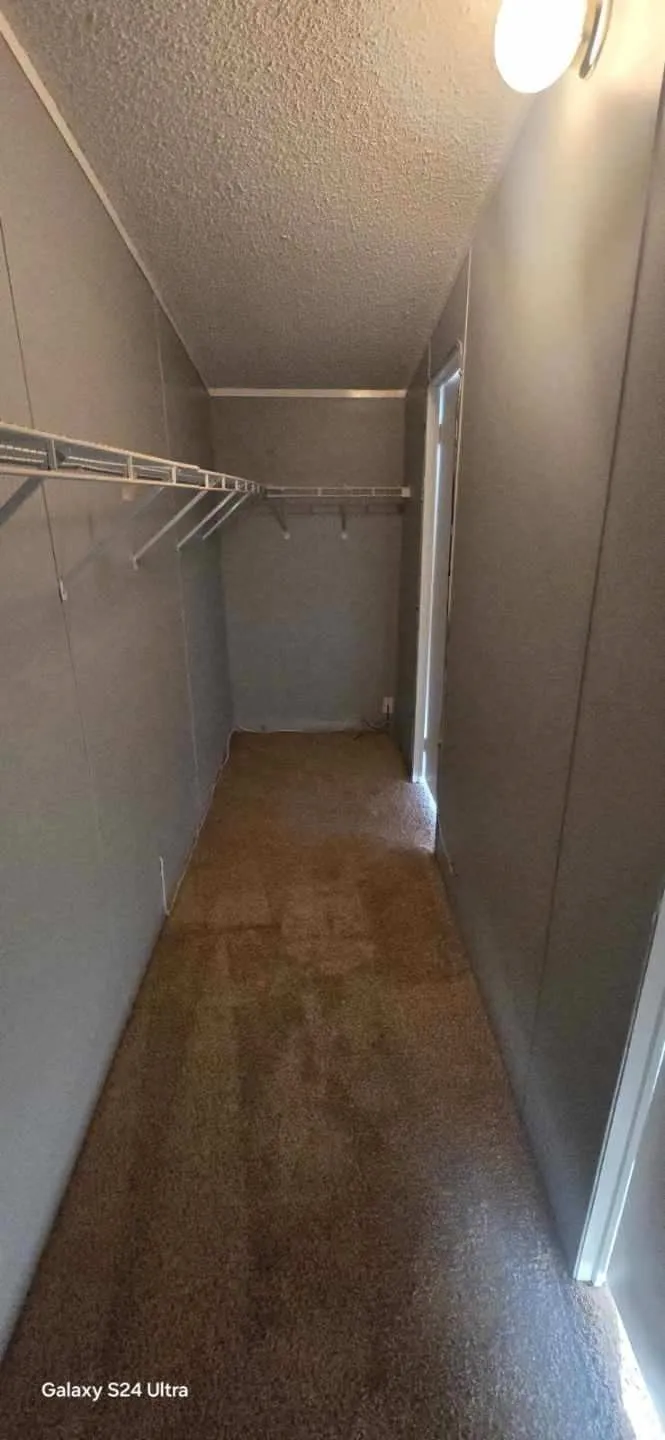 Mobile Home For Sale in Hood County , 3815 Oak Meadow Street, Granbury, Texas 76048, 3 Bedroom, 2 Bathroom, Garage spaces, 1,726 Sqft, built in 2000, mls#21191398, Real Estate Agent in Granbury, Homes For Sale in Hood county, Homes For Sale in Granbury, Realtor in Granbury Texas, Real Estate Brokerage Independent Realty Texas, Luminita Cordes Realtor