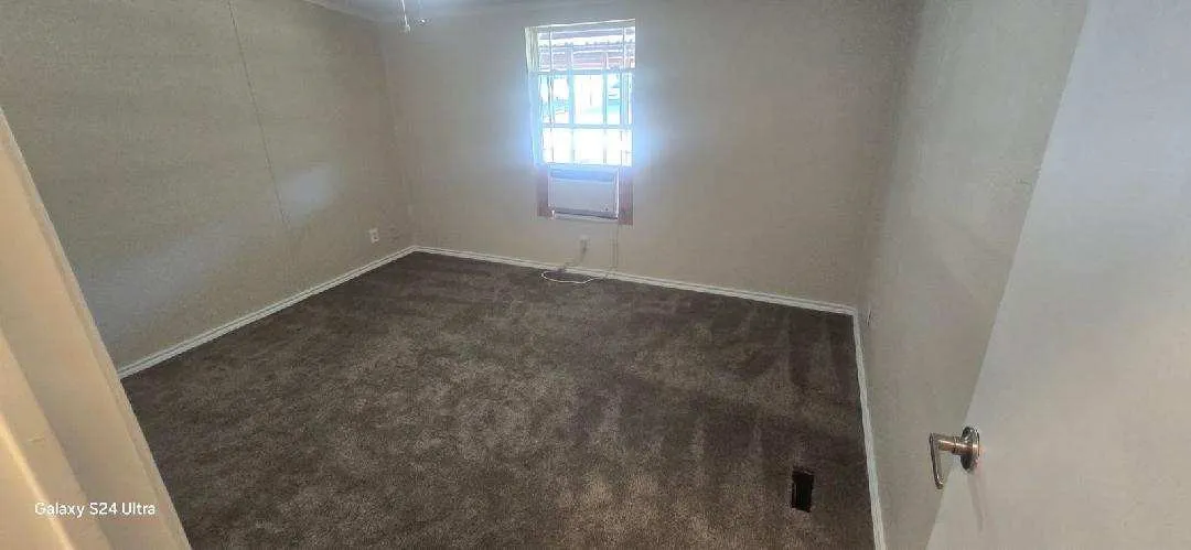 Mobile Home For Sale in Hood County , 3815 Oak Meadow Street, Granbury, Texas 76048, 3 Bedroom, 2 Bathroom, Garage spaces, 1,726 Sqft, built in 2000, mls#21191398, Real Estate Agent in Granbury, Homes For Sale in Hood county, Homes For Sale in Granbury, Realtor in Granbury Texas, Real Estate Brokerage Independent Realty Texas, Luminita Cordes Realtor