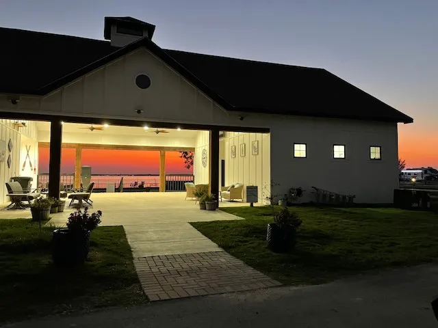 Sunset clubhouse views create a relaxing waterfront setting near Dallas.