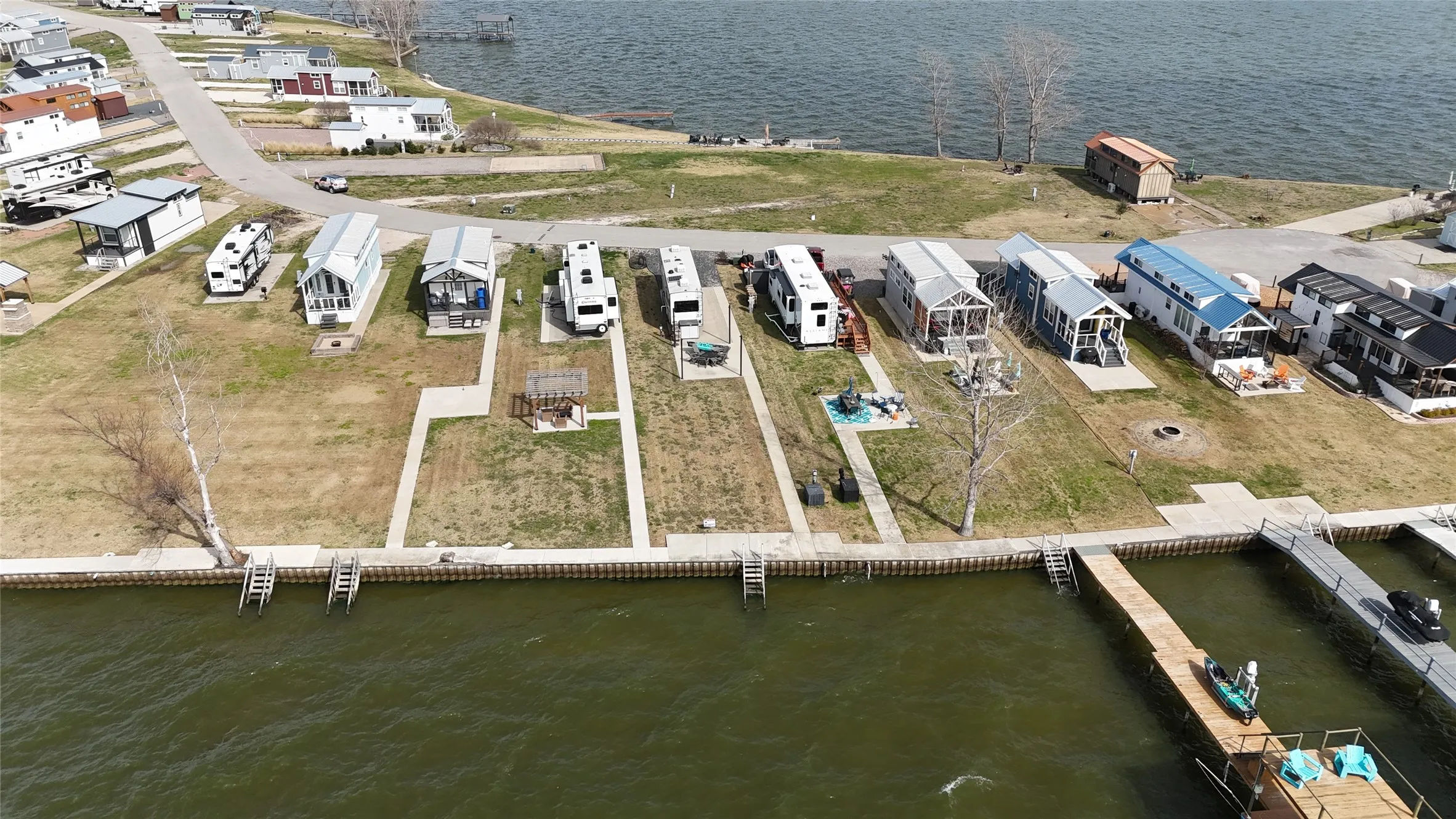 Aerial view of the Peninsula Point waterfront community on Richland Chambers Lake.