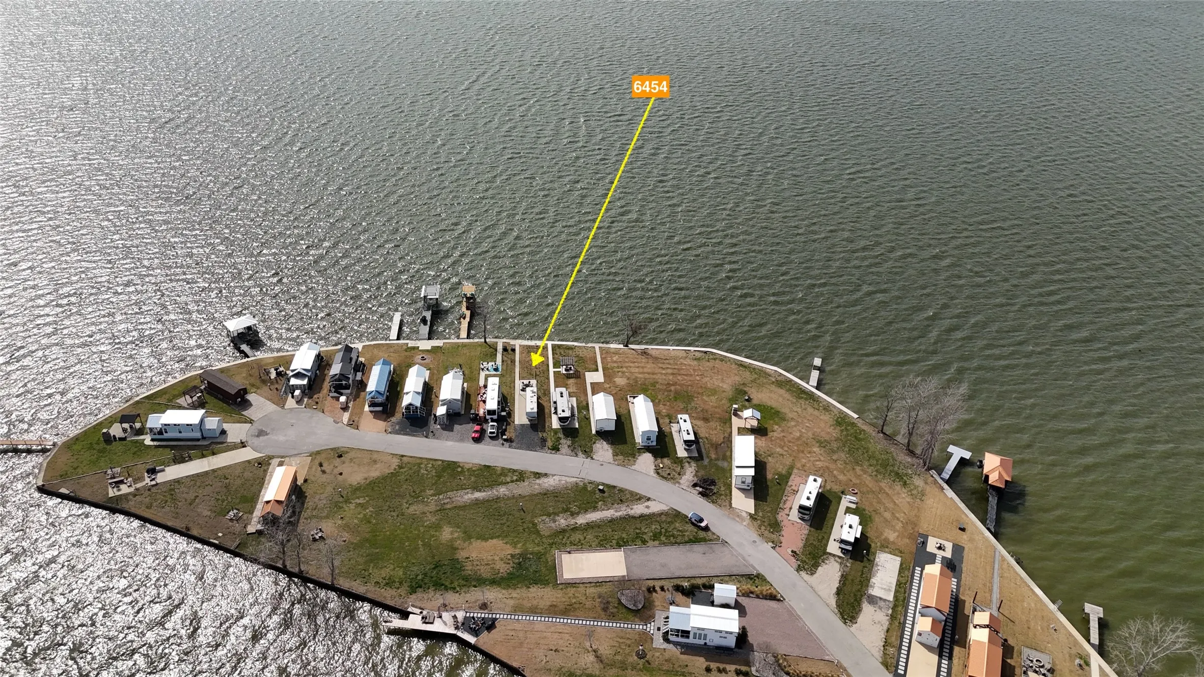 Aerial view of 6454 Peninsula Road on Richland Chambers Lake.