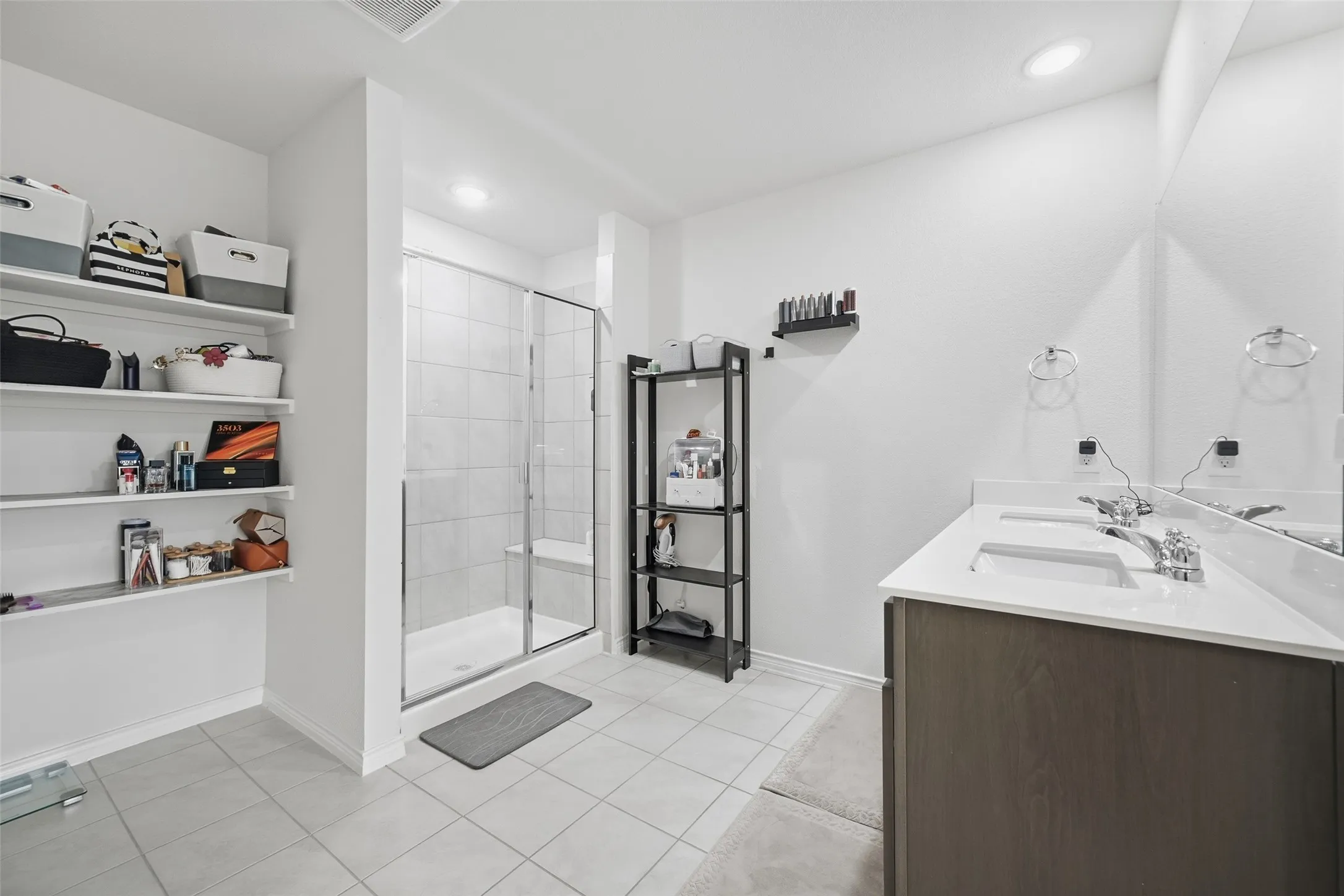 Single Family Residence For Sale in Collin County , 505 Auburn Forest Drive, Princeton, Texas 75407, 4 Bedroom, 2 Bathroom, 2 Garage spaces, 2,014 Sqft, built in 2022, Preowned, mls#21189808, Real Estate Agent in Princeton, Homes For Sale in Collin county, Homes For Sale in Princeton, Realtor in Princeton Texas, Real Estate Brokerage Independent Realty Texas, Luminita Cordes Realtor