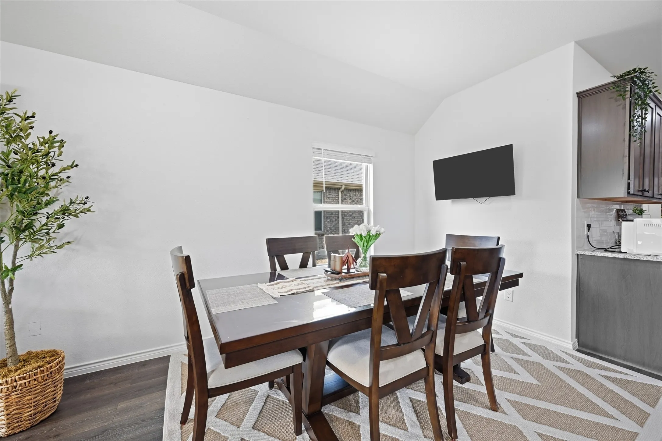 Single Family Residence For Sale in Collin County , 505 Auburn Forest Drive, Princeton, Texas 75407, 4 Bedroom, 2 Bathroom, 2 Garage spaces, 2,014 Sqft, built in 2022, Preowned, mls#21189808, Real Estate Agent in Princeton, Homes For Sale in Collin county, Homes For Sale in Princeton, Realtor in Princeton Texas, Real Estate Brokerage Independent Realty Texas, Luminita Cordes Realtor