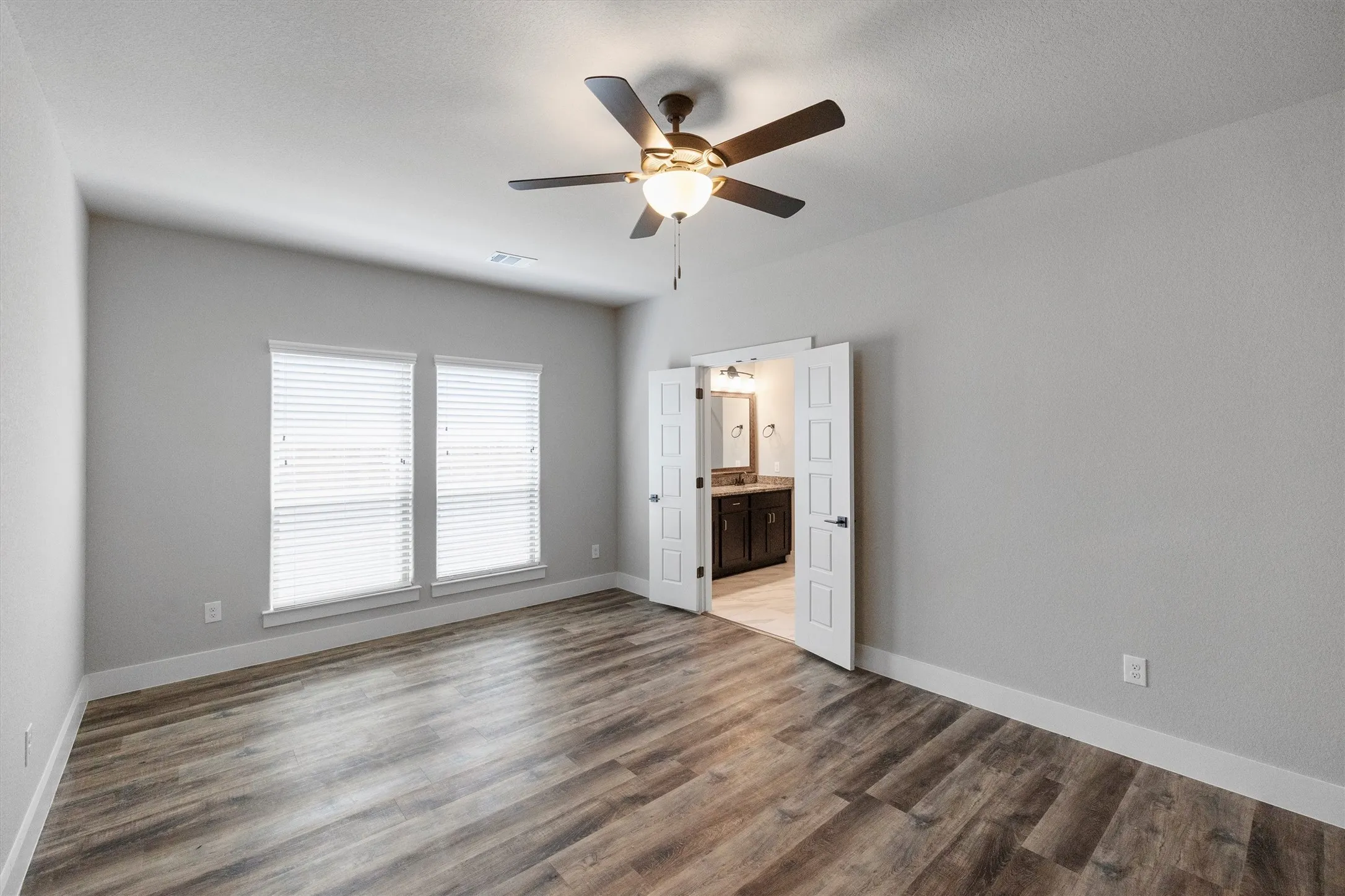 Single Family Residence For Sale in Johnson County , 641 The Cottages Drive, Godley, Texas 76044, 3 Bedroom, 2 Bathroom, 2 Garage spaces, 1,610 Sqft, built in 2022, mls#21190025, Real Estate Agent in Godley, Homes For Sale in Johnson county, Homes For Sale in Godley, Realtor in Godley Texas, Real Estate Brokerage Independent Realty Texas, Luminita Cordes Realtor