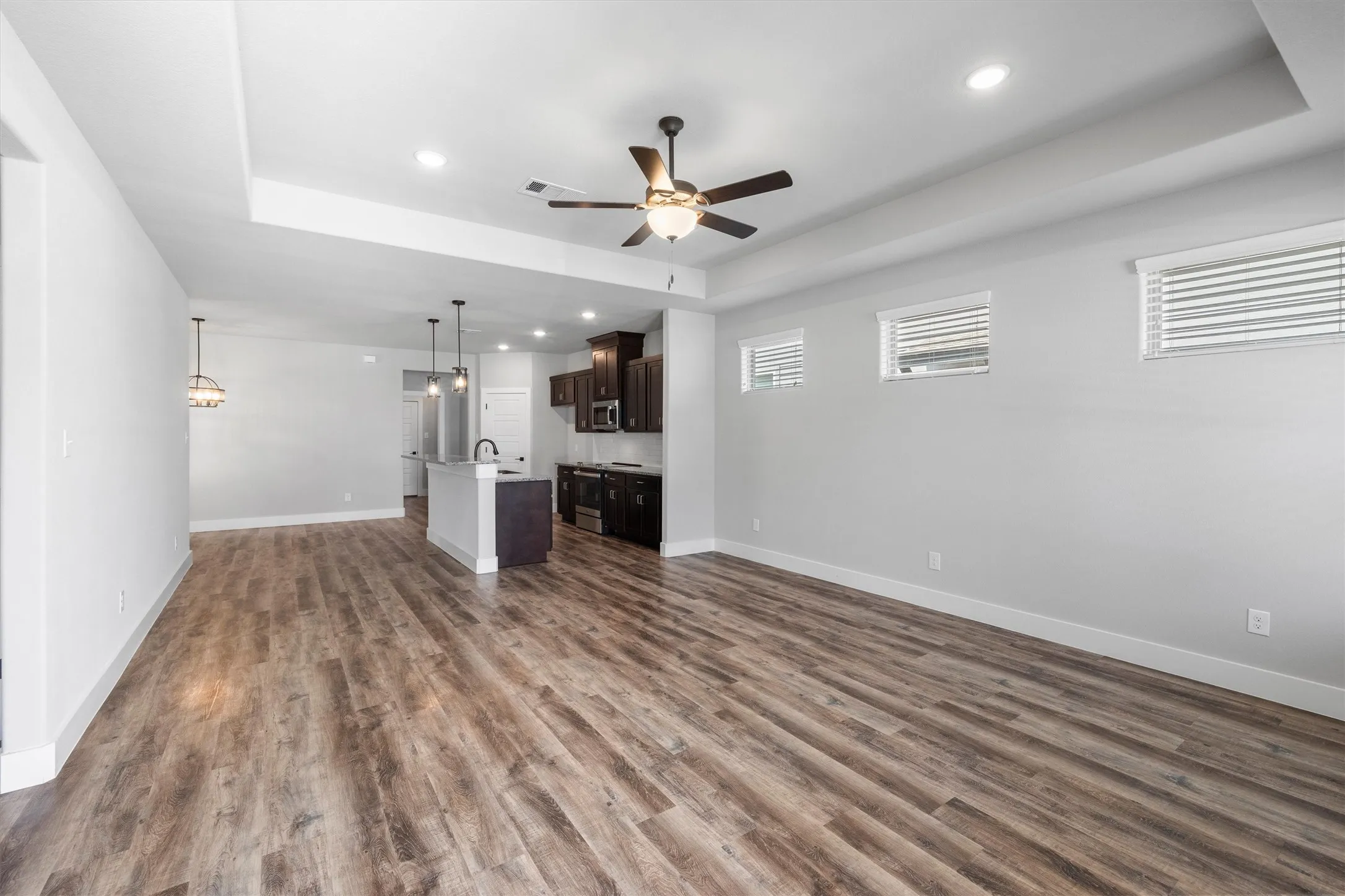 Single Family Residence For Sale in Johnson County , 641 The Cottages Drive, Godley, Texas 76044, 3 Bedroom, 2 Bathroom, 2 Garage spaces, 1,610 Sqft, built in 2022, mls#21190025, Real Estate Agent in Godley, Homes For Sale in Johnson county, Homes For Sale in Godley, Realtor in Godley Texas, Real Estate Brokerage Independent Realty Texas, Luminita Cordes Realtor
