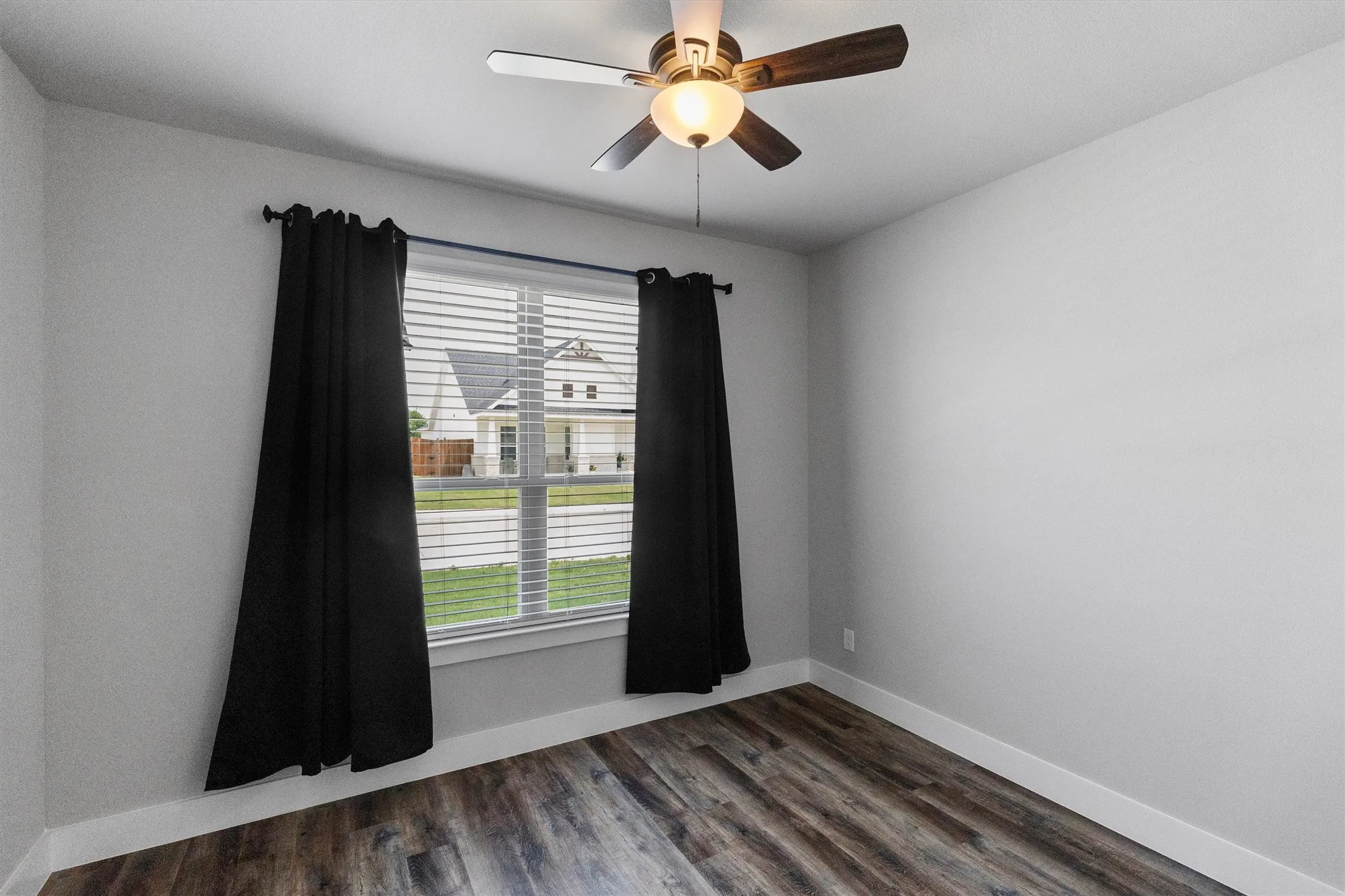 Single Family Residence For Sale in Johnson County , 641 The Cottages Drive, Godley, Texas 76044, 3 Bedroom, 2 Bathroom, 2 Garage spaces, 1,610 Sqft, built in 2022, mls#21190025, Real Estate Agent in Godley, Homes For Sale in Johnson county, Homes For Sale in Godley, Realtor in Godley Texas, Real Estate Brokerage Independent Realty Texas, Luminita Cordes Realtor