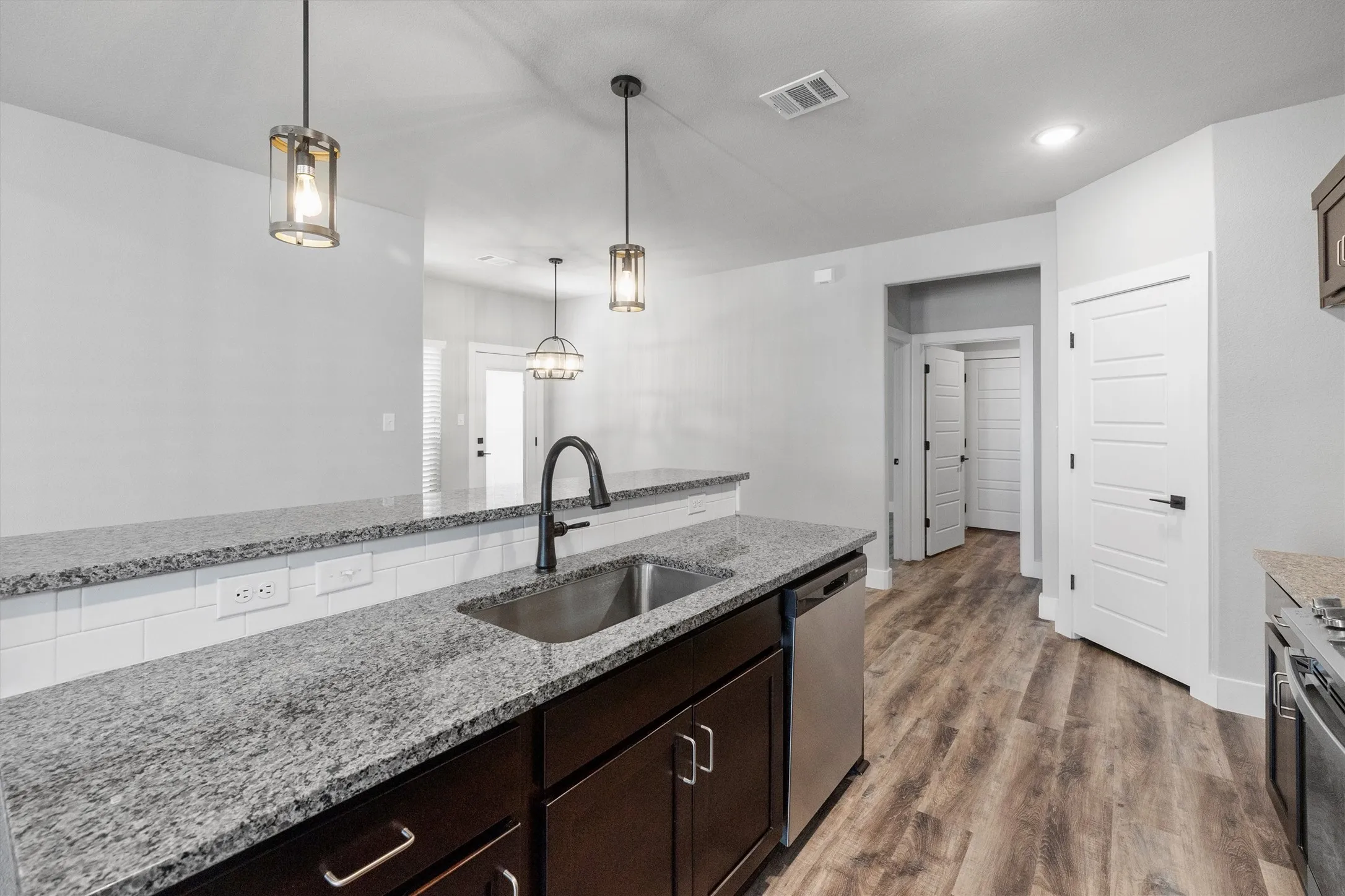 Single Family Residence For Sale in Johnson County , 641 The Cottages Drive, Godley, Texas 76044, 3 Bedroom, 2 Bathroom, 2 Garage spaces, 1,610 Sqft, built in 2022, mls#21190025, Real Estate Agent in Godley, Homes For Sale in Johnson county, Homes For Sale in Godley, Realtor in Godley Texas, Real Estate Brokerage Independent Realty Texas, Luminita Cordes Realtor