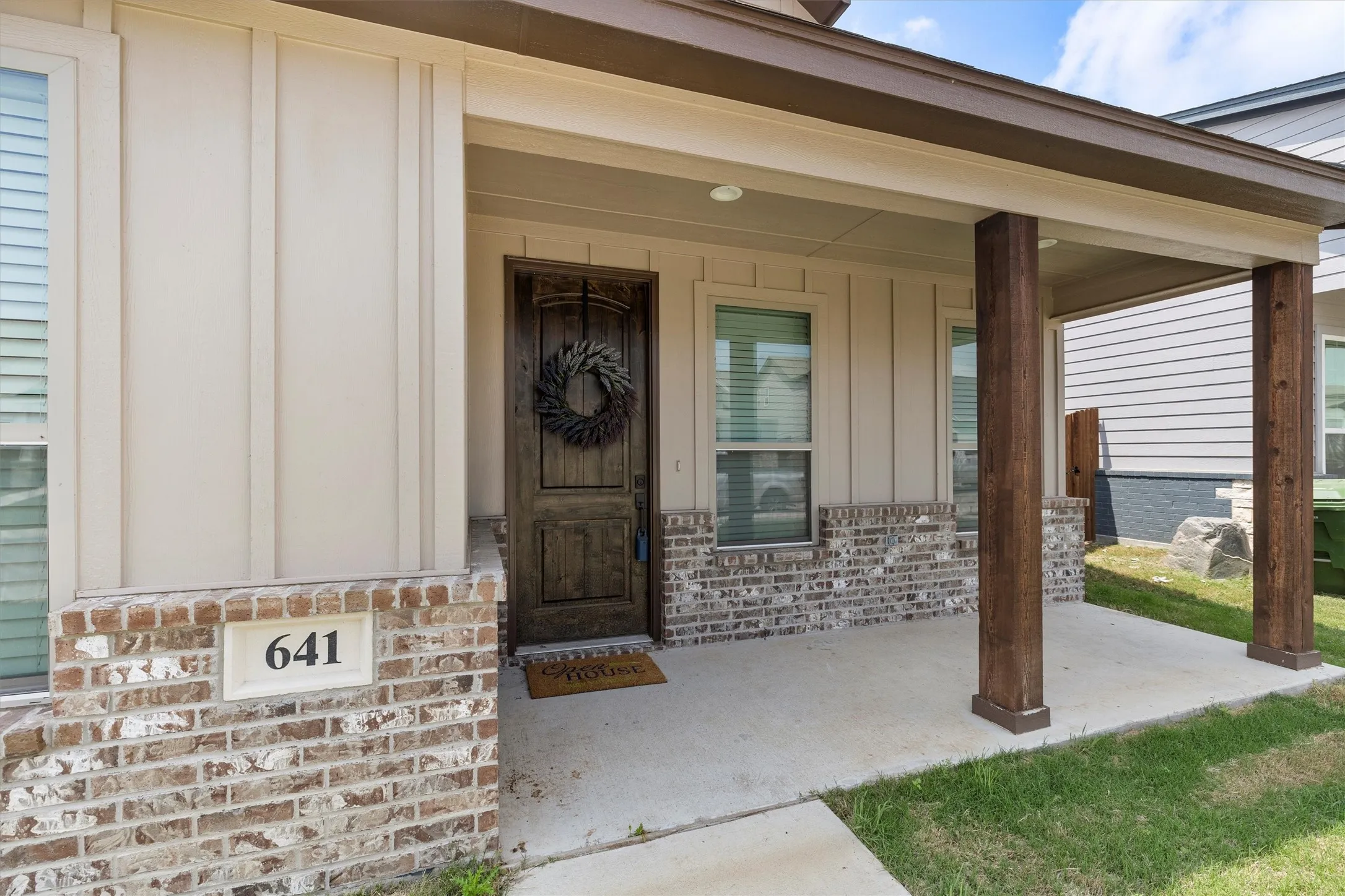 Single Family Residence For Sale in Johnson County , 641 The Cottages Drive, Godley, Texas 76044, 3 Bedroom, 2 Bathroom, 2 Garage spaces, 1,610 Sqft, built in 2022, mls#21190025, Real Estate Agent in Godley, Homes For Sale in Johnson county, Homes For Sale in Godley, Realtor in Godley Texas, Real Estate Brokerage Independent Realty Texas, Luminita Cordes Realtor