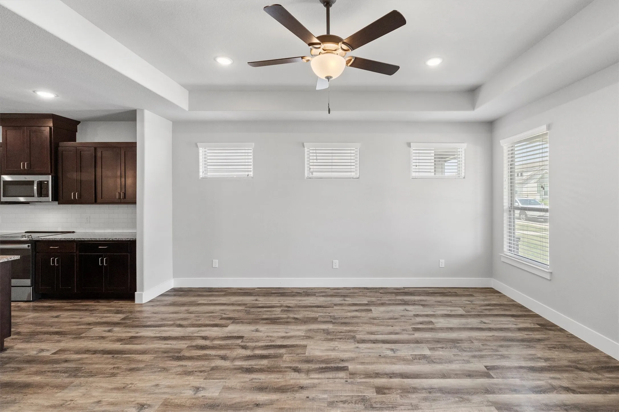 Single Family Residence For Sale in Johnson County , 641 The Cottages Drive, Godley, Texas 76044, 3 Bedroom, 2 Bathroom, 2 Garage spaces, 1,610 Sqft, built in 2022, mls#21190025, Real Estate Agent in Godley, Homes For Sale in Johnson county, Homes For Sale in Godley, Realtor in Godley Texas, Real Estate Brokerage Independent Realty Texas, Luminita Cordes Realtor