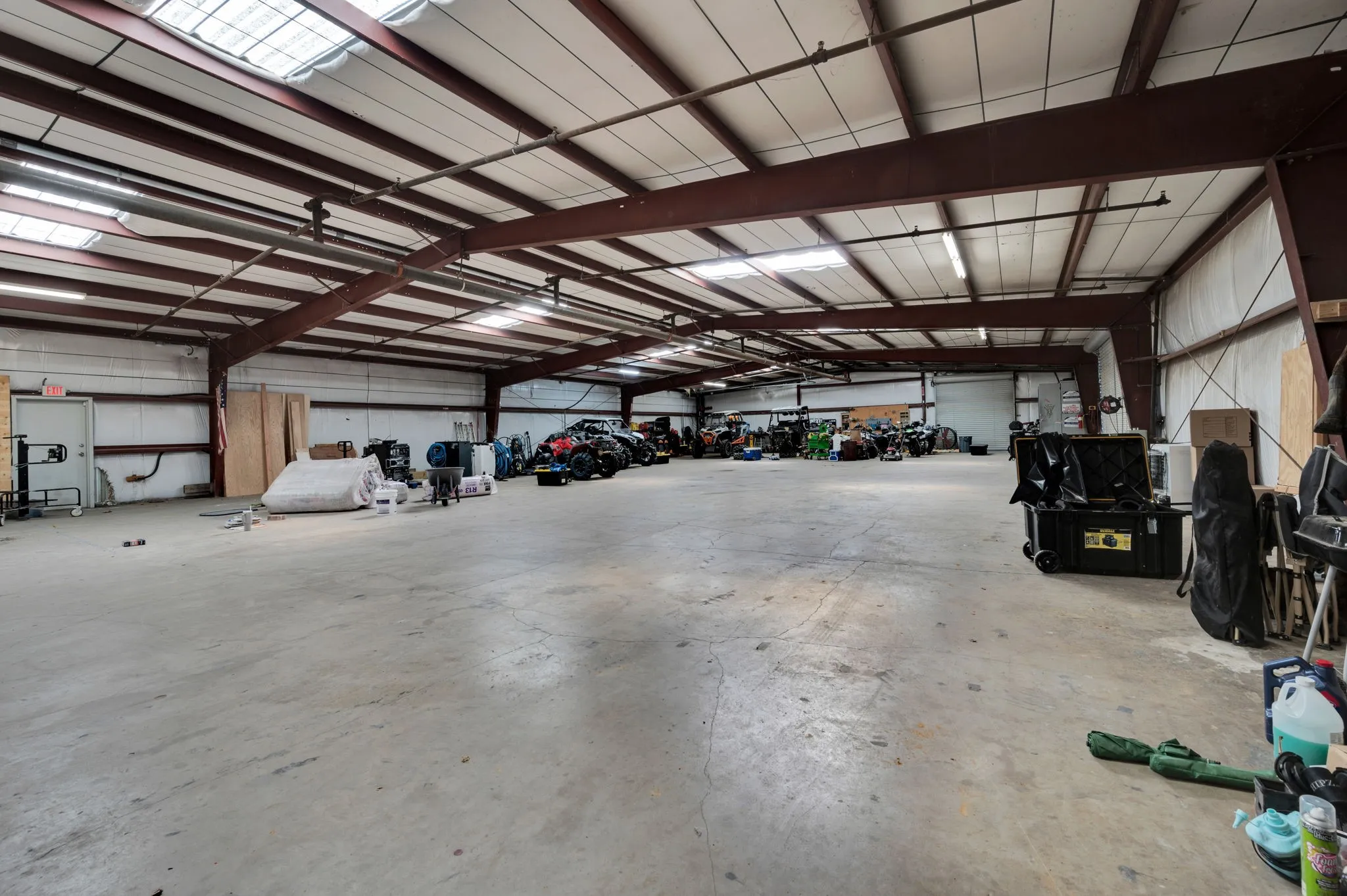 Industrial For Rent in Tarrant County , 801 S 4th Avenue, Mansfield, Texas 76063, 0, 0, Garage spaces, 0 Sqft, built in 1972, Preowned, Price $13,000, mls#21191628, Real Estate Agent in Mansfield, Homes For Rent in Tarrant county, Homes For Rent in Mansfield, Realtor in Mansfield Texas, Real Estate Brokerage Independent Realty Texas, Luminita Cordes Realtor