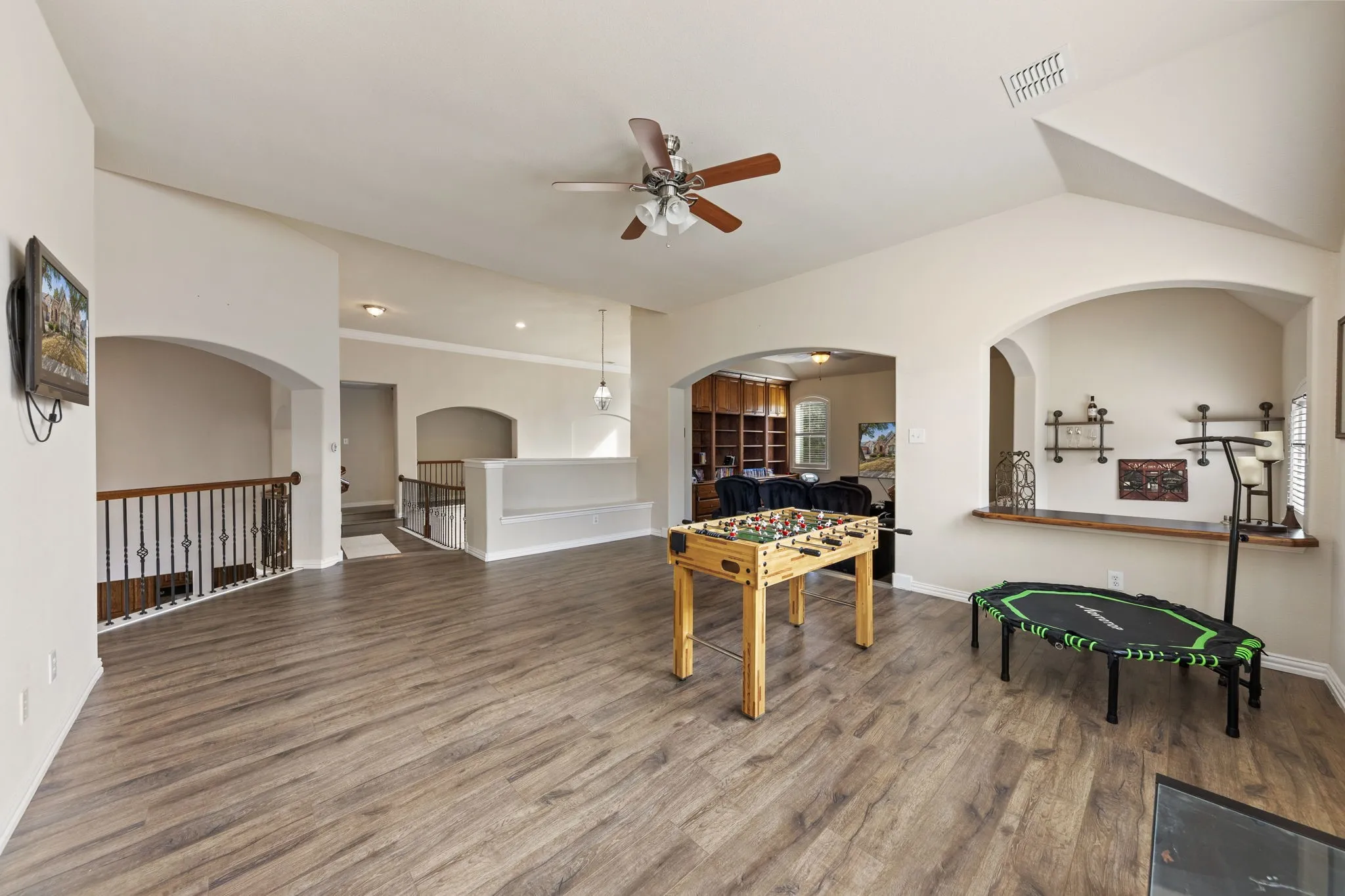 Single Family Residence For Sale in Denton County , 721 Peco Street, Lantana, Texas 76226, 5 Bedroom, 4 Bathroom, 2 Garage spaces, 4,164 Sqft, built in 2004, mls#21191580, Real Estate Agent in Lantana, Homes For Sale in Denton county, Homes For Sale in Lantana, Realtor in Lantana Texas, Real Estate Brokerage Independent Realty Texas, Luminita Cordes Realtor