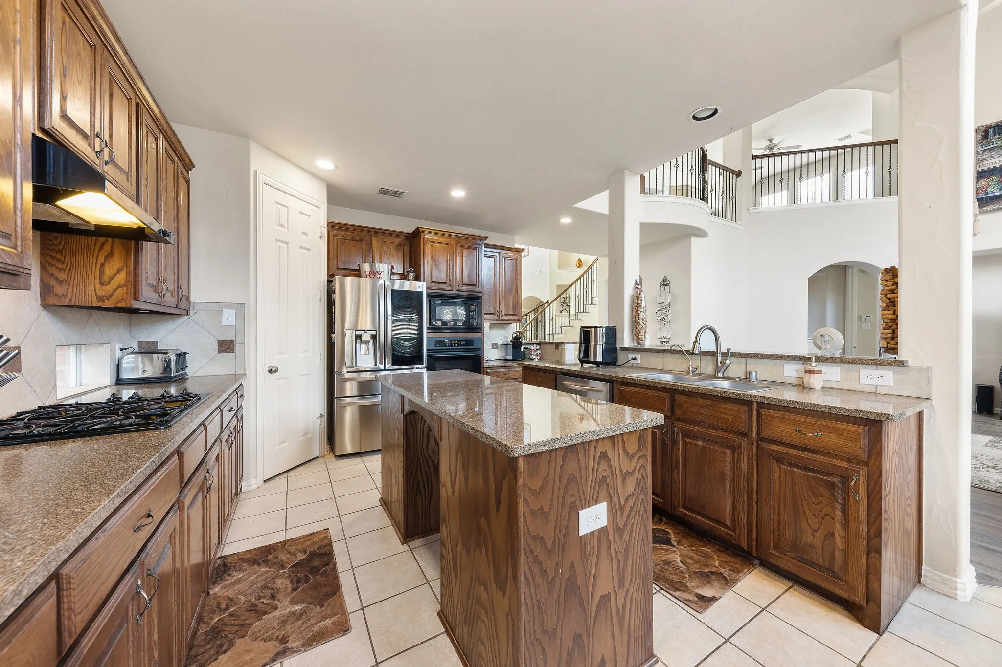 Single Family Residence For Sale in Denton County , 721 Peco Street, Lantana, Texas 76226, 5 Bedroom, 4 Bathroom, 2 Garage spaces, 4,164 Sqft, built in 2004, mls#21191580, Real Estate Agent in Lantana, Homes For Sale in Denton county, Homes For Sale in Lantana, Realtor in Lantana Texas, Real Estate Brokerage Independent Realty Texas, Luminita Cordes Realtor