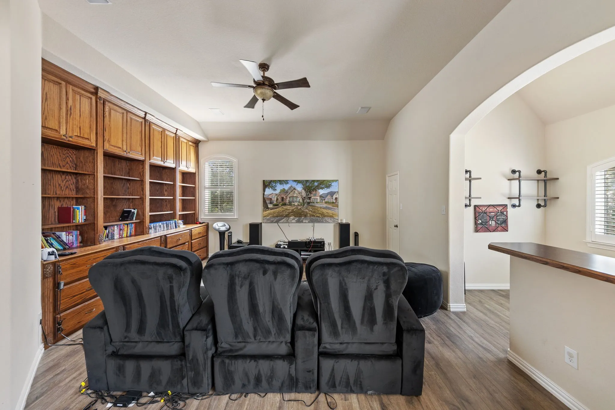 Single Family Residence For Sale in Denton County , 721 Peco Street, Lantana, Texas 76226, 5 Bedroom, 4 Bathroom, 2 Garage spaces, 4,164 Sqft, built in 2004, mls#21191580, Real Estate Agent in Lantana, Homes For Sale in Denton county, Homes For Sale in Lantana, Realtor in Lantana Texas, Real Estate Brokerage Independent Realty Texas, Luminita Cordes Realtor