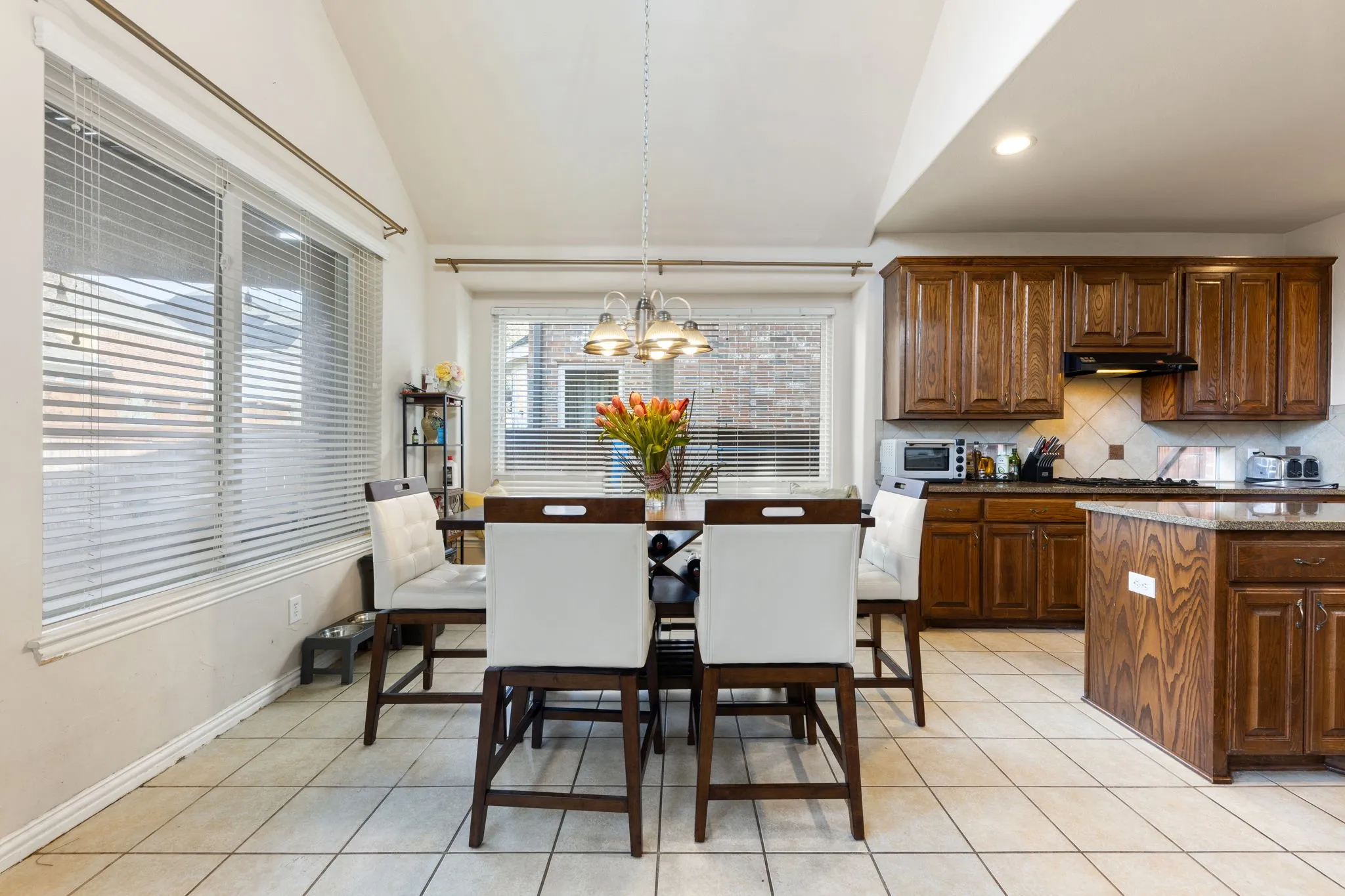 Single Family Residence For Sale in Denton County , 721 Peco Street, Lantana, Texas 76226, 5 Bedroom, 4 Bathroom, 2 Garage spaces, 4,164 Sqft, built in 2004, mls#21191580, Real Estate Agent in Lantana, Homes For Sale in Denton county, Homes For Sale in Lantana, Realtor in Lantana Texas, Real Estate Brokerage Independent Realty Texas, Luminita Cordes Realtor
