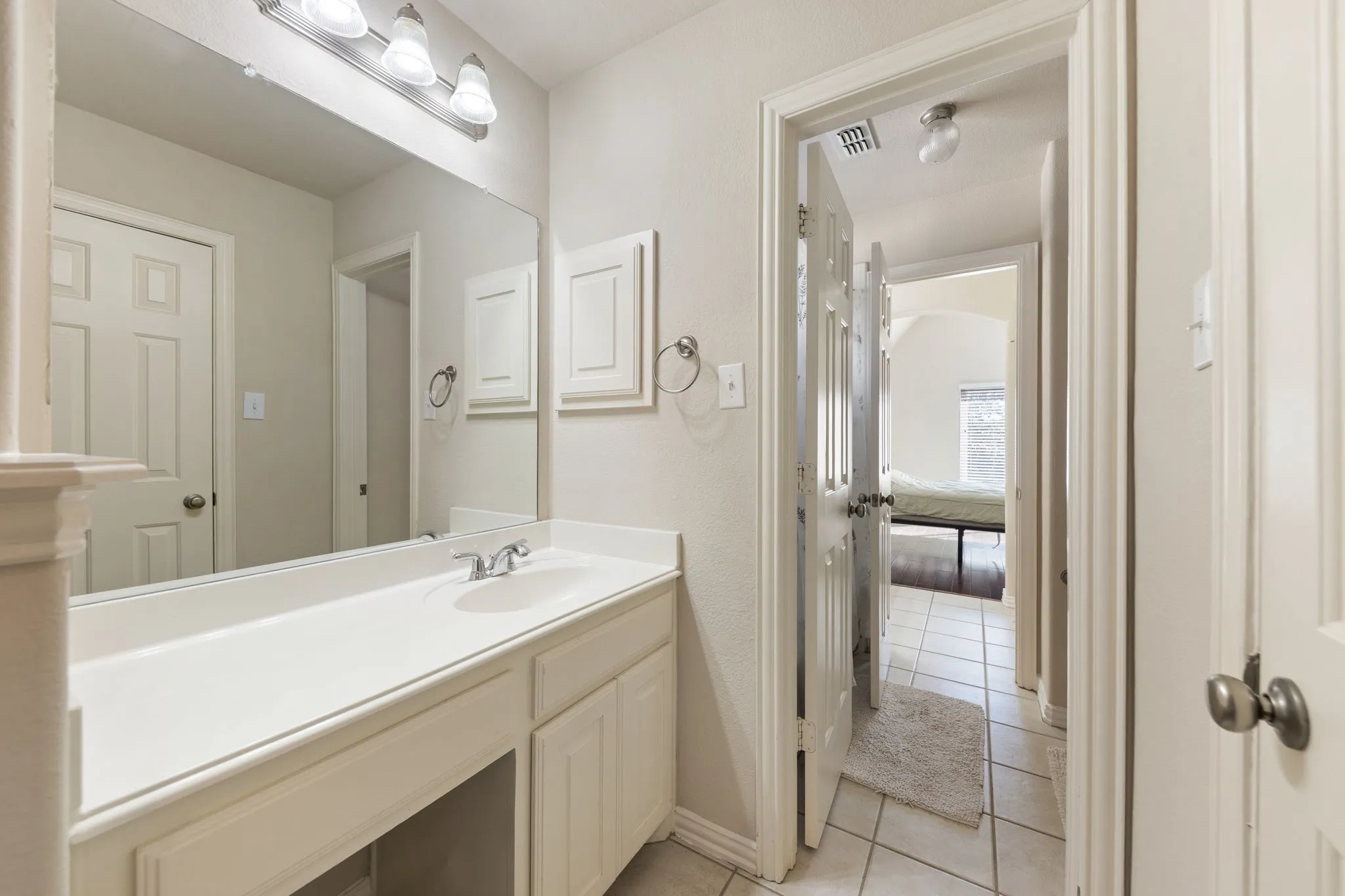 Single Family Residence For Sale in Denton County , 721 Peco Street, Lantana, Texas 76226, 5 Bedroom, 4 Bathroom, 2 Garage spaces, 4,164 Sqft, built in 2004, mls#21191580, Real Estate Agent in Lantana, Homes For Sale in Denton county, Homes For Sale in Lantana, Realtor in Lantana Texas, Real Estate Brokerage Independent Realty Texas, Luminita Cordes Realtor