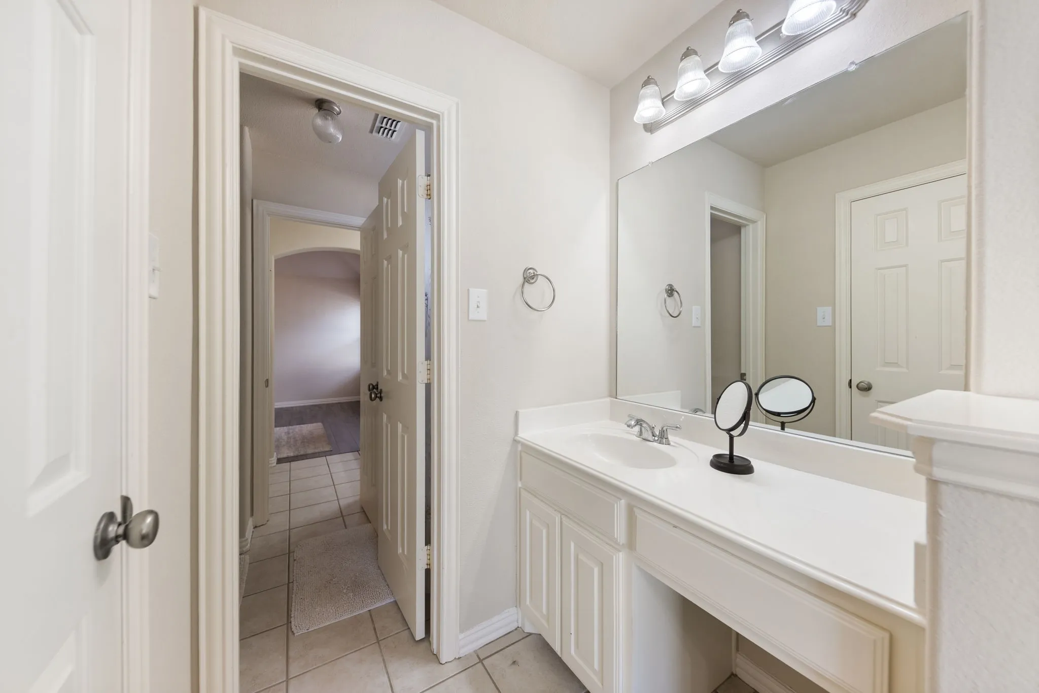 Single Family Residence For Sale in Denton County , 721 Peco Street, Lantana, Texas 76226, 5 Bedroom, 4 Bathroom, 2 Garage spaces, 4,164 Sqft, built in 2004, mls#21191580, Real Estate Agent in Lantana, Homes For Sale in Denton county, Homes For Sale in Lantana, Realtor in Lantana Texas, Real Estate Brokerage Independent Realty Texas, Luminita Cordes Realtor