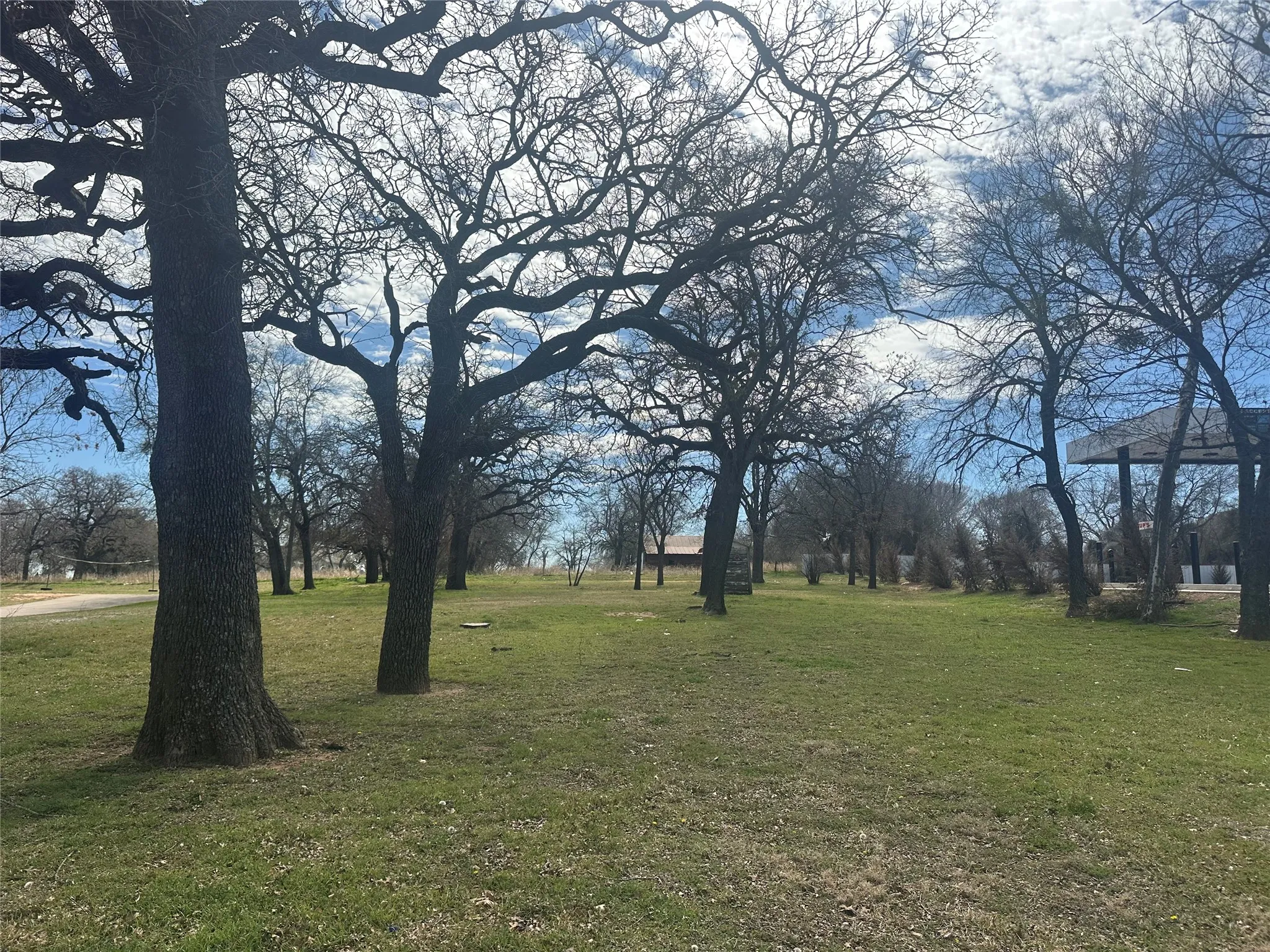 Unimproved Land For Sale in Parker County , 601 W Highway 199, Springtown, Texas 76082, 0, 0, Garage spaces, 0 Sqft, built in 0, mls#21176490, Real Estate Agent in Springtown, Homes For Sale in Parker county, Homes For Sale in Springtown, Realtor in Springtown Texas, Real Estate Brokerage Independent Realty Texas, Luminita Cordes Realtor
