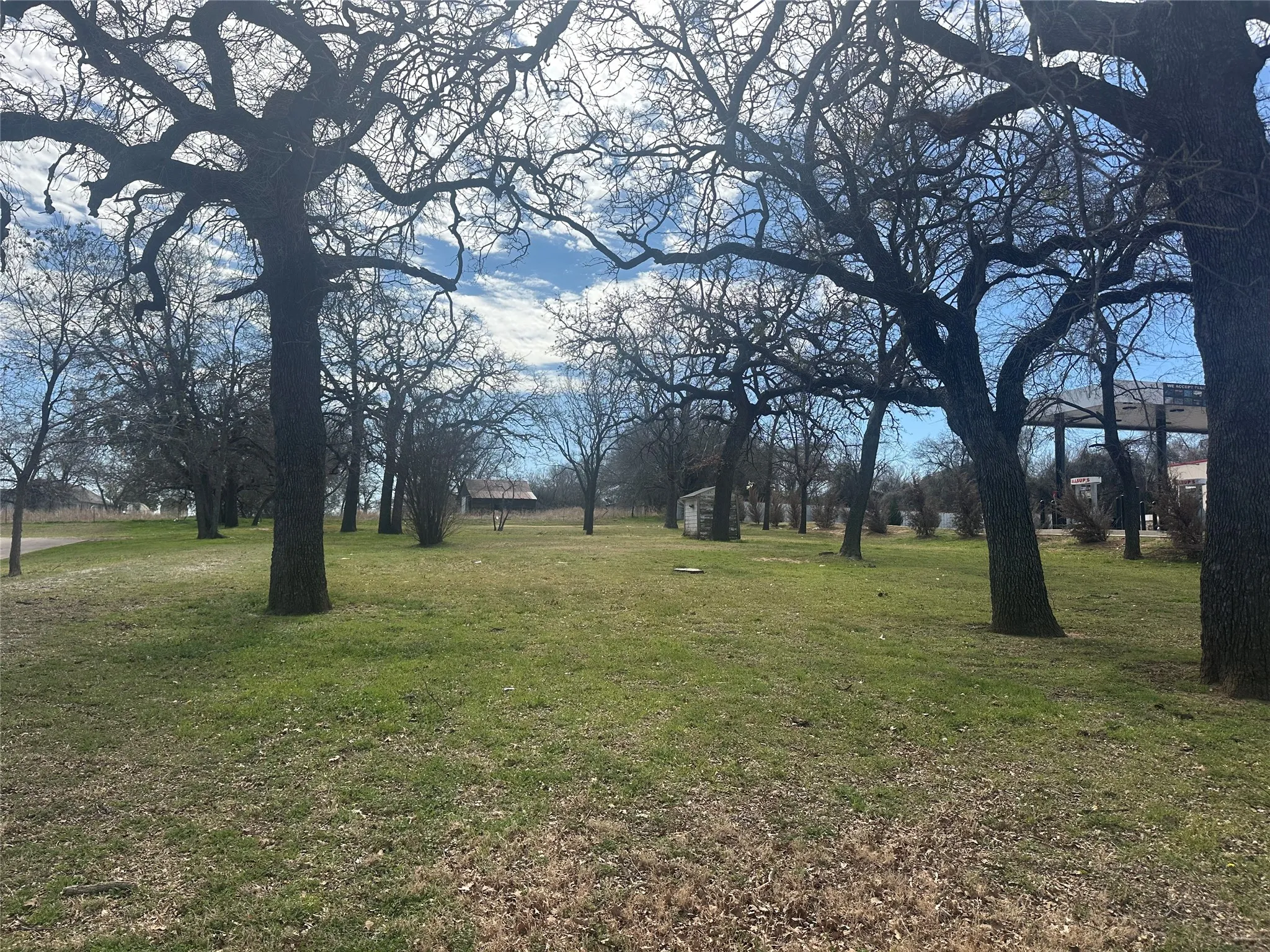 Unimproved Land For Sale in Parker County , 601 W Highway 199, Springtown, Texas 76082, 0, 0, Garage spaces, 0 Sqft, built in 0, mls#21176490, Real Estate Agent in Springtown, Homes For Sale in Parker county, Homes For Sale in Springtown, Realtor in Springtown Texas, Real Estate Brokerage Independent Realty Texas, Luminita Cordes Realtor