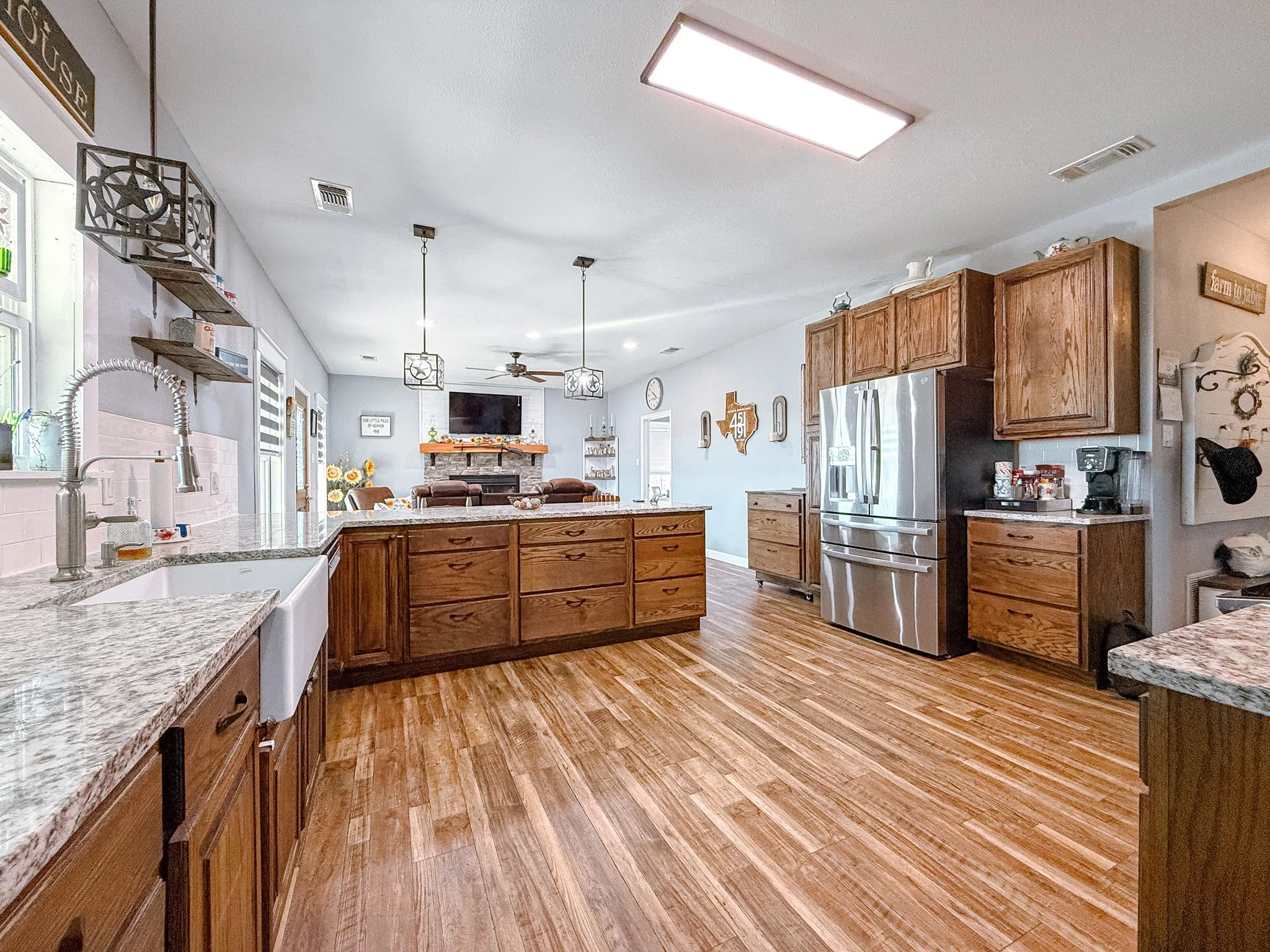 Single Family Residence For Sale in Van Zandt County , 459 Vz County Road 2141, Canton, Texas 75103, 2 Bedroom, 2 Bathroom, 3 Garage spaces, 1,645 Sqft, built in 2021, mls#21187038, Real Estate Agent in Canton, Homes For Sale in Van Zandt county, Homes For Sale in Canton, Realtor in Canton Texas, Real Estate Brokerage Independent Realty Texas, Luminita Cordes Realtor