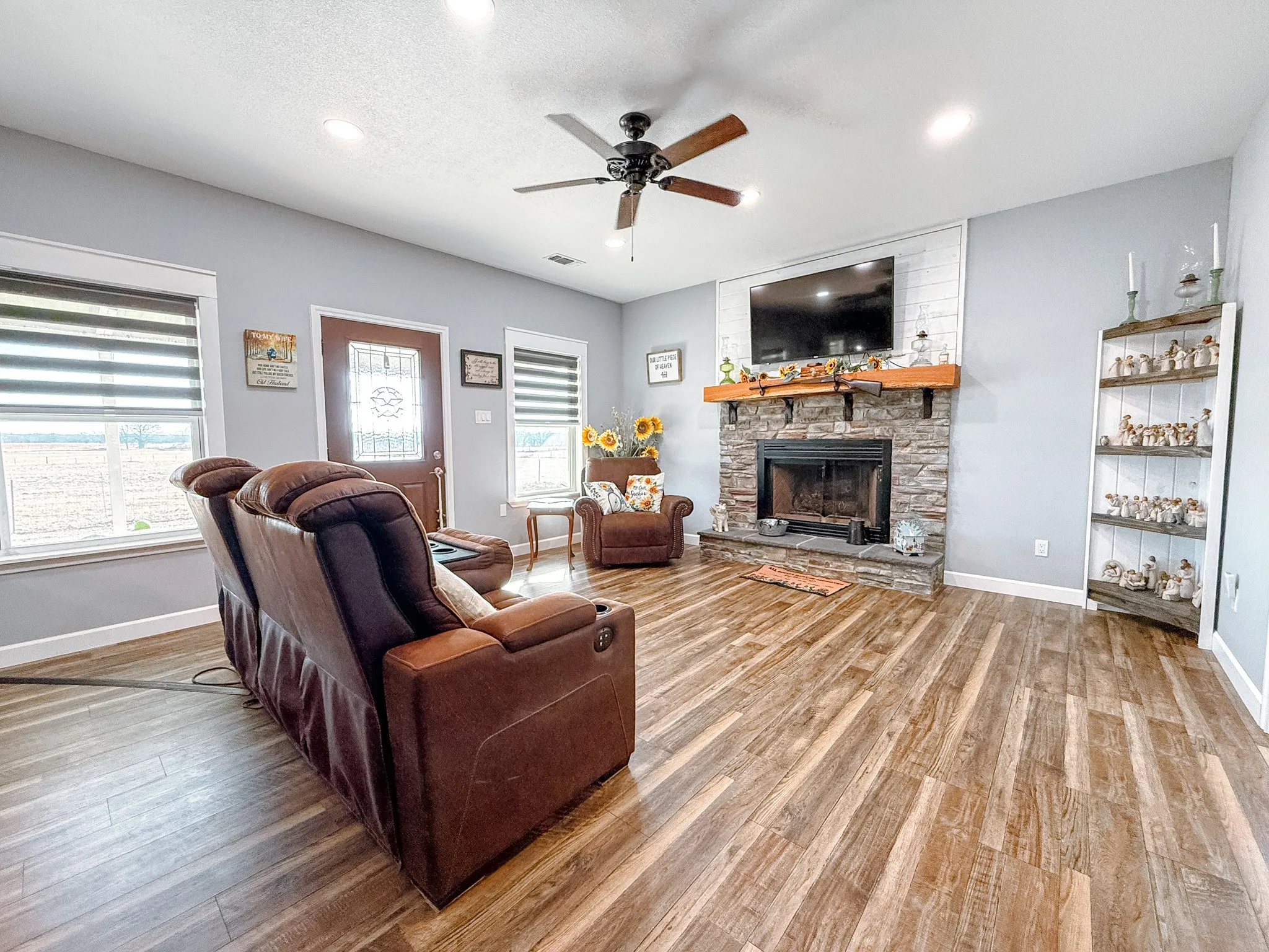 Single Family Residence For Sale in Van Zandt County , 459 Vz County Road 2141, Canton, Texas 75103, 2 Bedroom, 2 Bathroom, 3 Garage spaces, 1,645 Sqft, built in 2021, mls#21187038, Real Estate Agent in Canton, Homes For Sale in Van Zandt county, Homes For Sale in Canton, Realtor in Canton Texas, Real Estate Brokerage Independent Realty Texas, Luminita Cordes Realtor