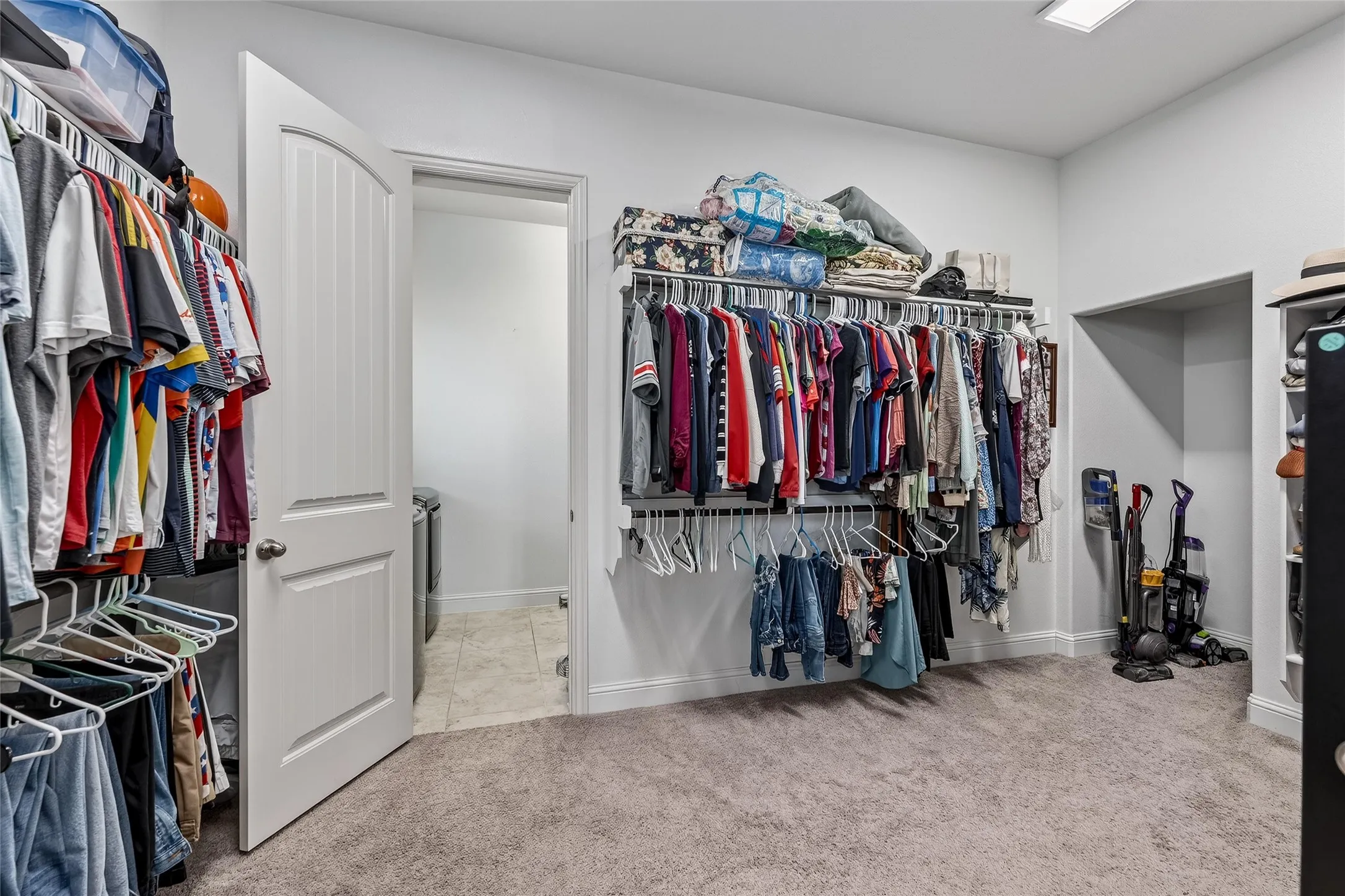 Single Family Residence For Sale in Grayson County , 1505 Wolf Ridge Run, Gunter, Texas 75058, 4 Bedroom, 3 Bathroom, 3 Garage spaces, 3,772 Sqft, built in 2016, Preowned, mls#21191800, Real Estate Agent in Gunter, Homes For Sale in Grayson county, Homes For Sale in Gunter, Realtor in Gunter Texas, Real Estate Brokerage Independent Realty Texas, Luminita Cordes Realtor