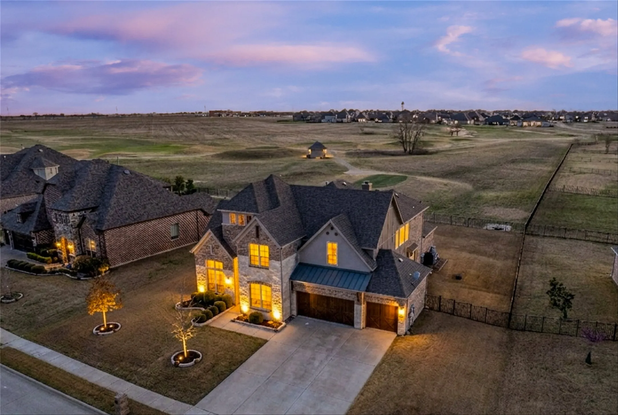 Single Family Residence For Sale in Grayson County , 1505 Wolf Ridge Run, Gunter, Texas 75058, 4 Bedroom, 3 Bathroom, 3 Garage spaces, 3,772 Sqft, built in 2016, Preowned, mls#21191800, Real Estate Agent in Gunter, Homes For Sale in Grayson county, Homes For Sale in Gunter, Realtor in Gunter Texas, Real Estate Brokerage Independent Realty Texas, Luminita Cordes Realtor