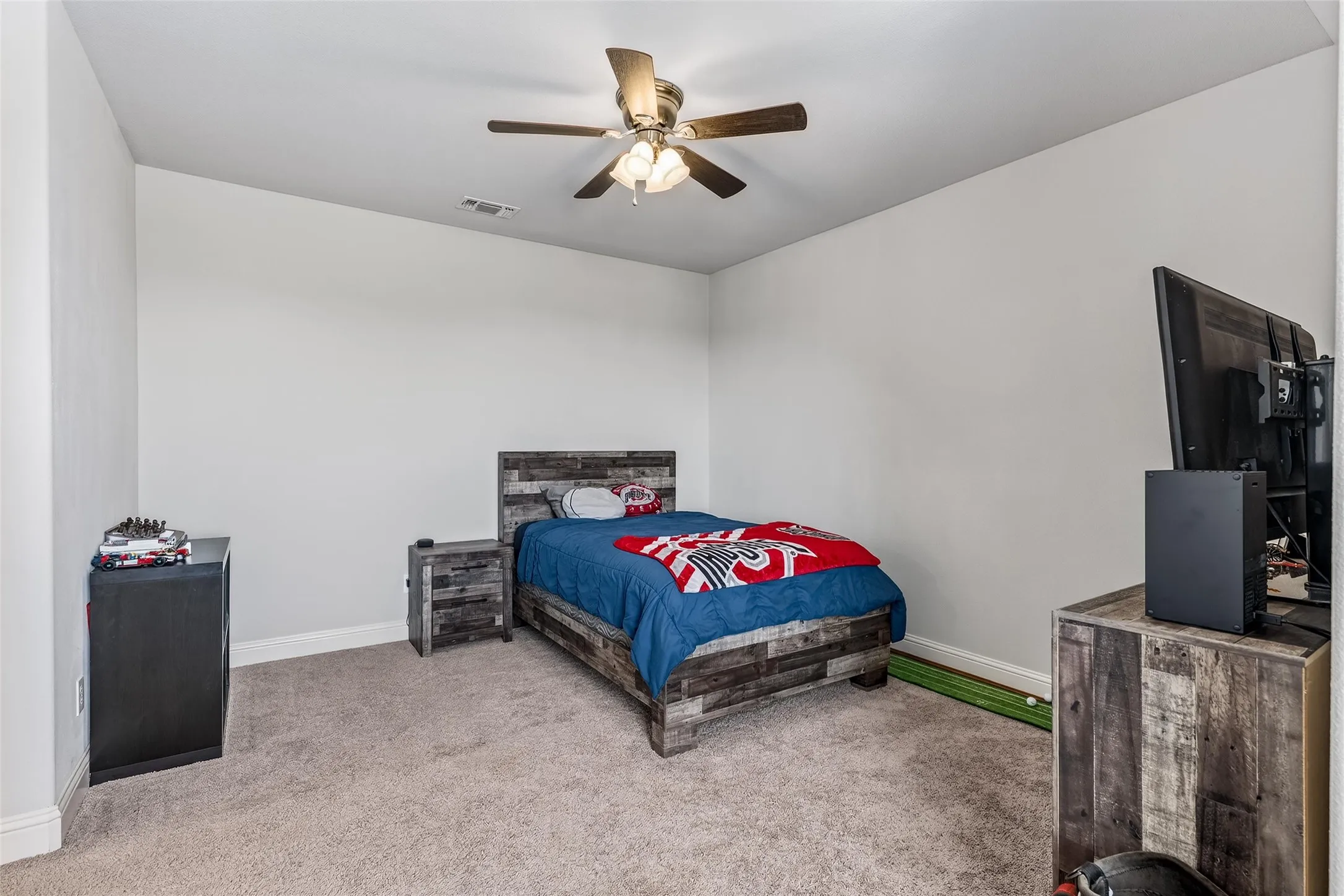 Single Family Residence For Sale in Grayson County , 1505 Wolf Ridge Run, Gunter, Texas 75058, 4 Bedroom, 3 Bathroom, 3 Garage spaces, 3,772 Sqft, built in 2016, Preowned, mls#21191800, Real Estate Agent in Gunter, Homes For Sale in Grayson county, Homes For Sale in Gunter, Realtor in Gunter Texas, Real Estate Brokerage Independent Realty Texas, Luminita Cordes Realtor