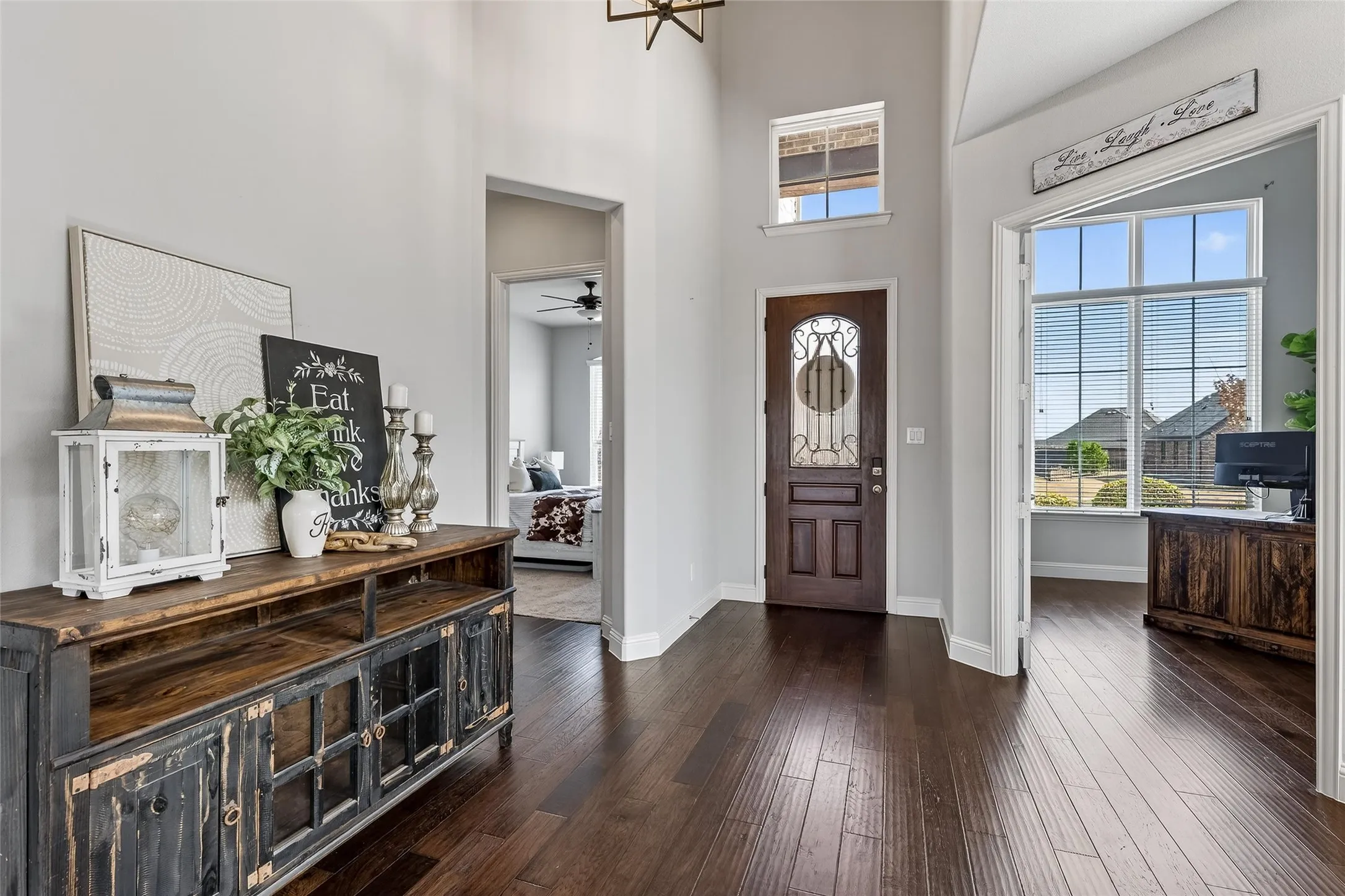 Single Family Residence For Sale in Grayson County , 1505 Wolf Ridge Run, Gunter, Texas 75058, 4 Bedroom, 3 Bathroom, 3 Garage spaces, 3,772 Sqft, built in 2016, Preowned, mls#21191800, Real Estate Agent in Gunter, Homes For Sale in Grayson county, Homes For Sale in Gunter, Realtor in Gunter Texas, Real Estate Brokerage Independent Realty Texas, Luminita Cordes Realtor