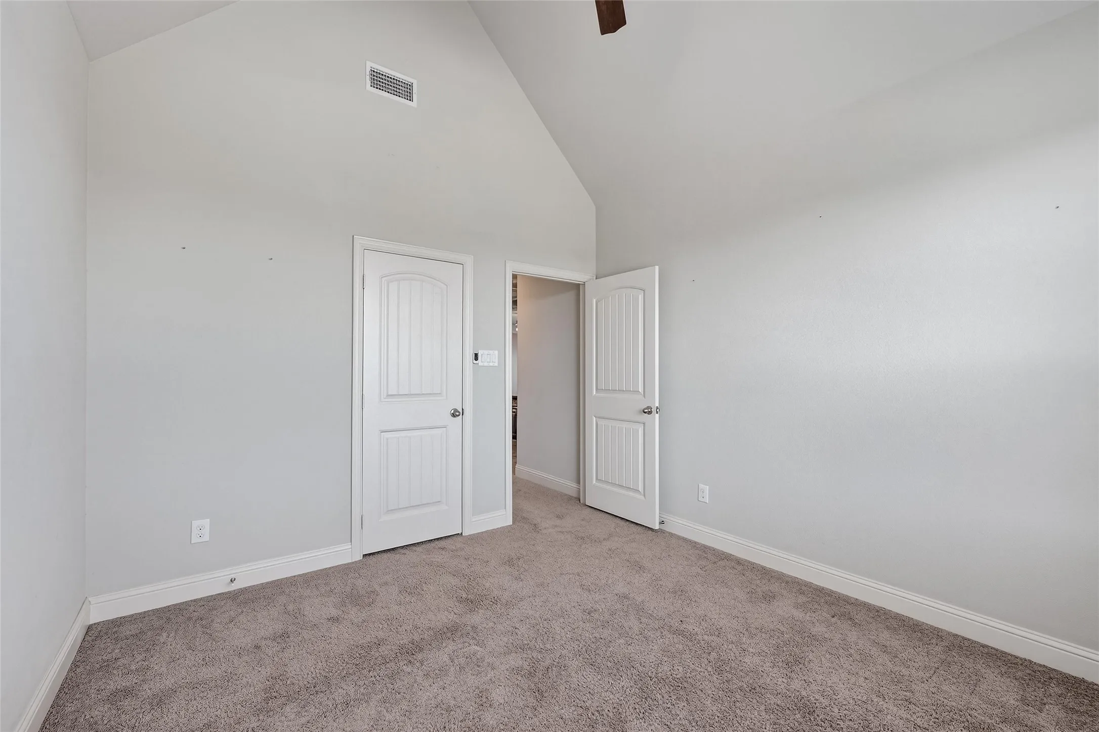 Single Family Residence For Sale in Grayson County , 1505 Wolf Ridge Run, Gunter, Texas 75058, 4 Bedroom, 3 Bathroom, 3 Garage spaces, 3,772 Sqft, built in 2016, Preowned, mls#21191800, Real Estate Agent in Gunter, Homes For Sale in Grayson county, Homes For Sale in Gunter, Realtor in Gunter Texas, Real Estate Brokerage Independent Realty Texas, Luminita Cordes Realtor