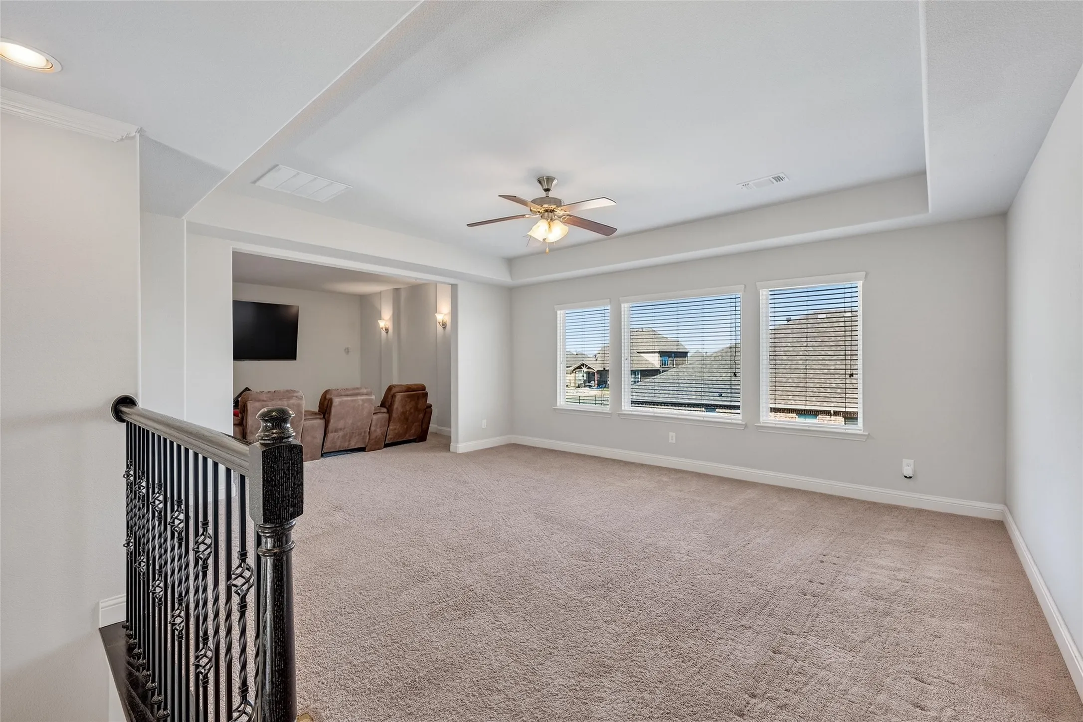 Single Family Residence For Sale in Grayson County , 1505 Wolf Ridge Run, Gunter, Texas 75058, 4 Bedroom, 3 Bathroom, 3 Garage spaces, 3,772 Sqft, built in 2016, Preowned, mls#21191800, Real Estate Agent in Gunter, Homes For Sale in Grayson county, Homes For Sale in Gunter, Realtor in Gunter Texas, Real Estate Brokerage Independent Realty Texas, Luminita Cordes Realtor