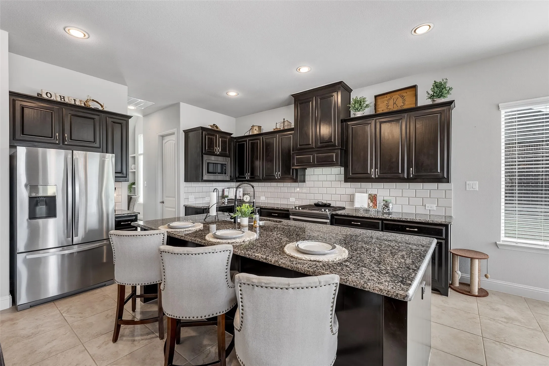 Single Family Residence For Sale in Grayson County , 1505 Wolf Ridge Run, Gunter, Texas 75058, 4 Bedroom, 3 Bathroom, 3 Garage spaces, 3,772 Sqft, built in 2016, Preowned, mls#21191800, Real Estate Agent in Gunter, Homes For Sale in Grayson county, Homes For Sale in Gunter, Realtor in Gunter Texas, Real Estate Brokerage Independent Realty Texas, Luminita Cordes Realtor