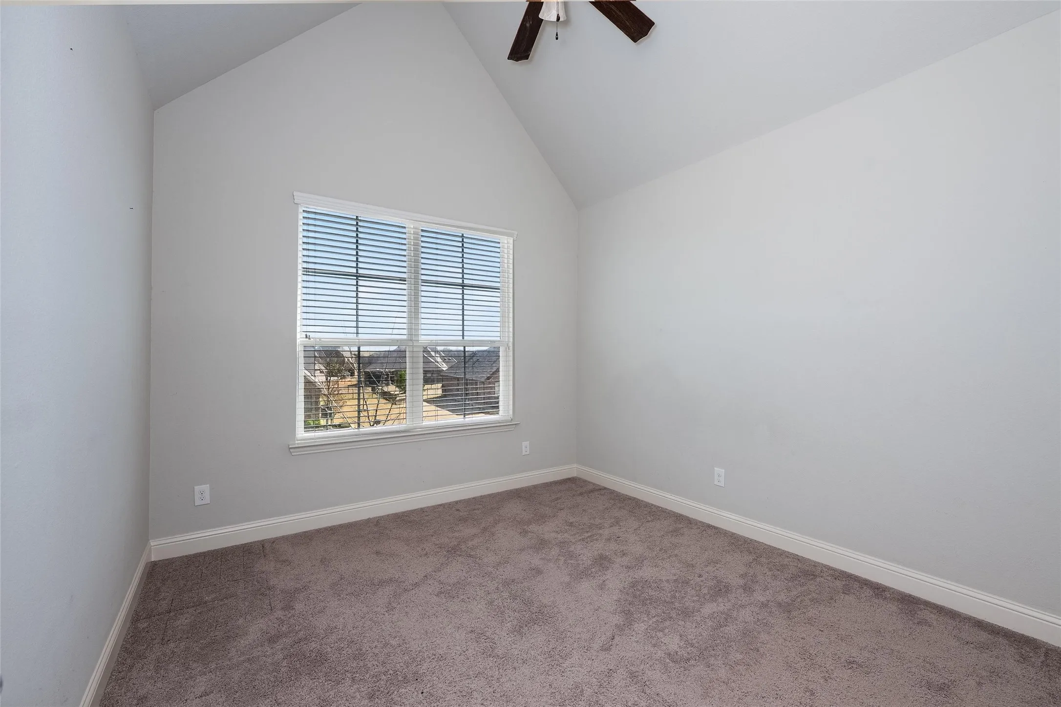 Single Family Residence For Sale in Grayson County , 1505 Wolf Ridge Run, Gunter, Texas 75058, 4 Bedroom, 3 Bathroom, 3 Garage spaces, 3,772 Sqft, built in 2016, Preowned, mls#21191800, Real Estate Agent in Gunter, Homes For Sale in Grayson county, Homes For Sale in Gunter, Realtor in Gunter Texas, Real Estate Brokerage Independent Realty Texas, Luminita Cordes Realtor