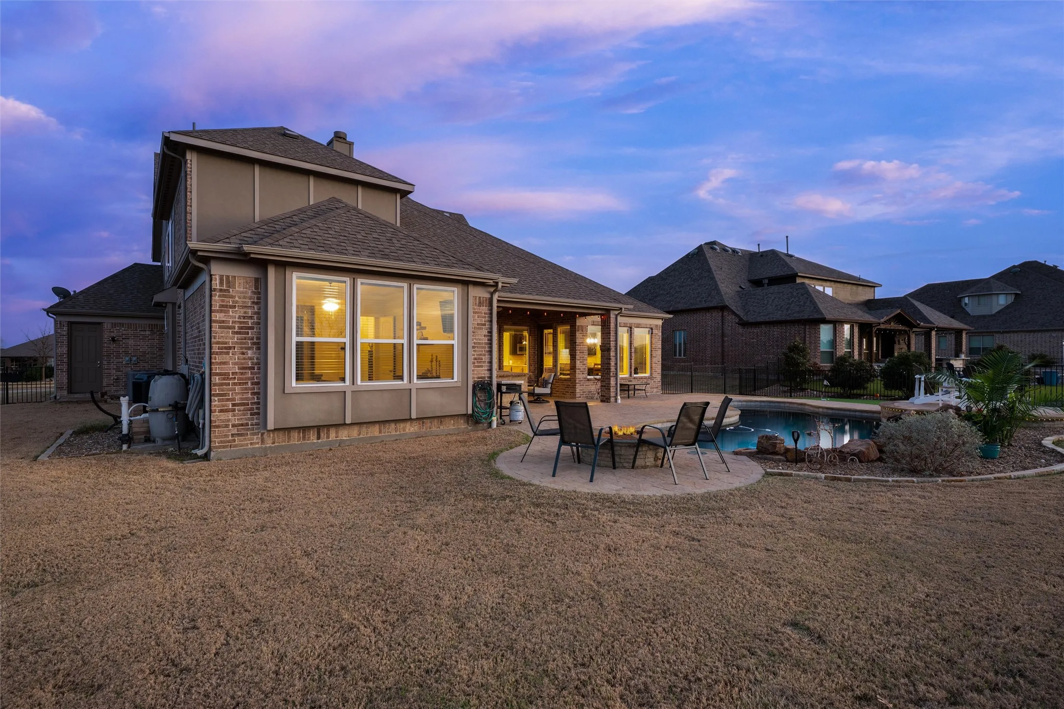 Single Family Residence For Sale in Grayson County , 1505 Wolf Ridge Run, Gunter, Texas 75058, 4 Bedroom, 3 Bathroom, 3 Garage spaces, 3,772 Sqft, built in 2016, Preowned, mls#21191800, Real Estate Agent in Gunter, Homes For Sale in Grayson county, Homes For Sale in Gunter, Realtor in Gunter Texas, Real Estate Brokerage Independent Realty Texas, Luminita Cordes Realtor