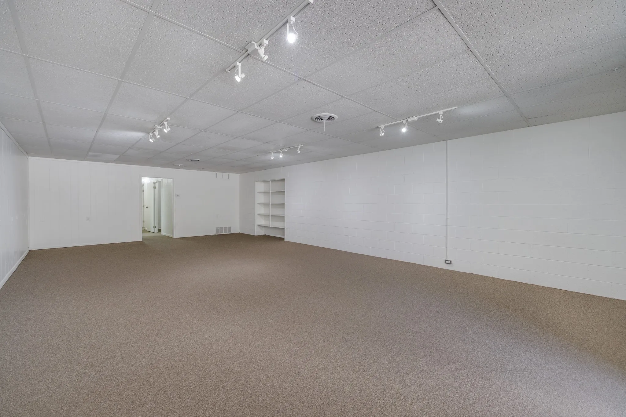 Office For Sale in Taylor County , 627 - 623 Pine Street, Abilene, Texas 79601, 0, 0, Garage spaces, 0 Sqft, built in 1965, Preowned, Price $427,500, mls#21191471, Real Estate Agent in Abilene, Homes For Sale in Taylor county, Homes For Sale in Abilene, Realtor in Abilene Texas, Real Estate Brokerage Independent Realty Texas, Luminita Cordes Realtor