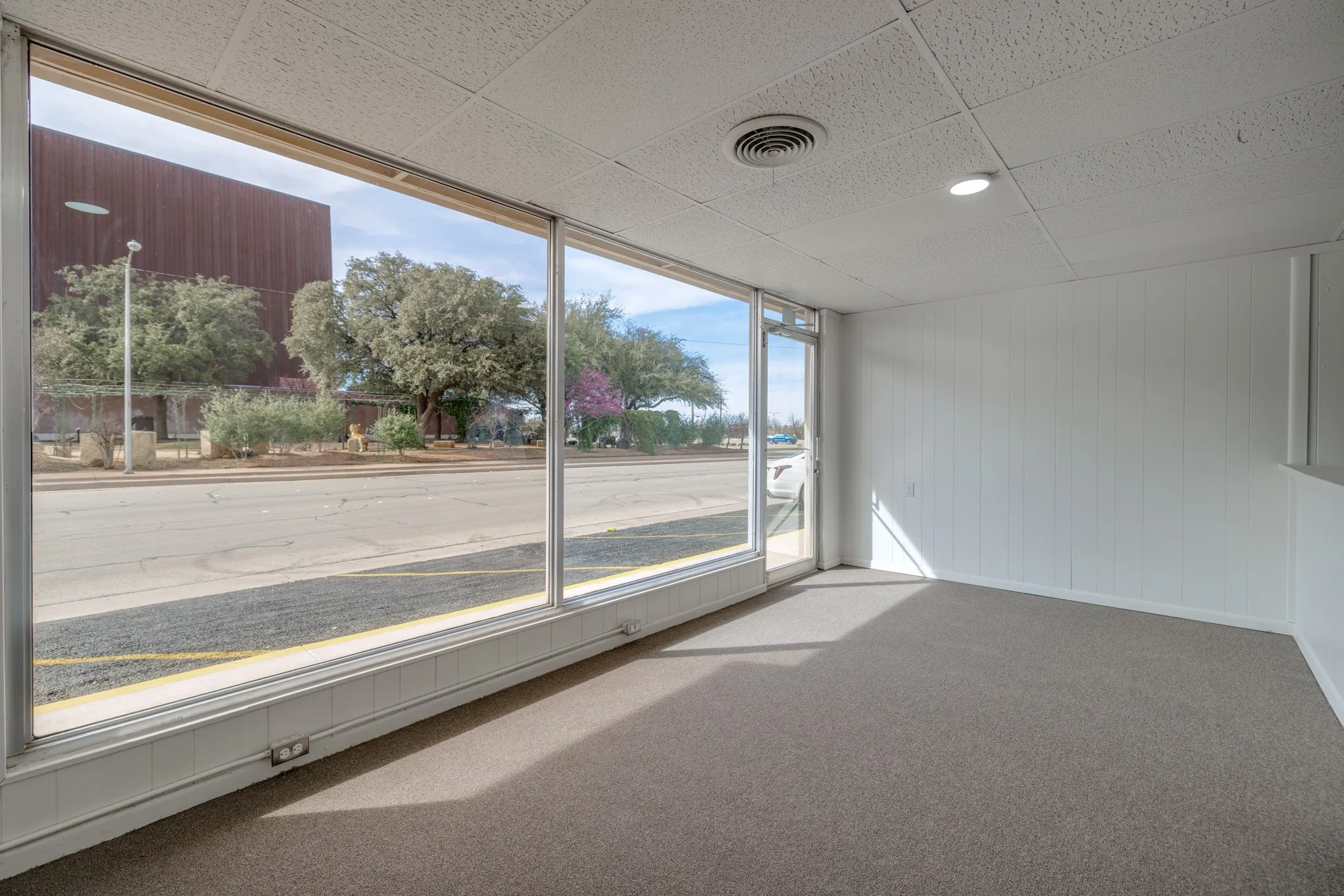 Office For Sale in Taylor County , 627 - 623 Pine Street, Abilene, Texas 79601, 0, 0, Garage spaces, 0 Sqft, built in 1965, Preowned, Price $427,500, mls#21191471, Real Estate Agent in Abilene, Homes For Sale in Taylor county, Homes For Sale in Abilene, Realtor in Abilene Texas, Real Estate Brokerage Independent Realty Texas, Luminita Cordes Realtor