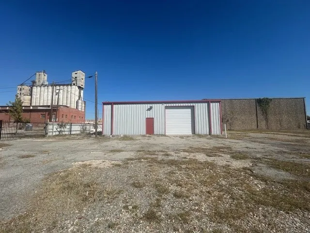 Warehouse For Rent in Grayson County , 308 E Lamar Street, Sherman, Texas 75090, 0, 0, Garage spaces, 0 Sqft, built in 1998, Preowned, mls#21191791, Real Estate Agent in Sherman, Homes For Rent in Grayson county, Homes For Rent in Sherman, Realtor in Sherman Texas, Real Estate Brokerage Independent Realty Texas, Luminita Cordes Realtor