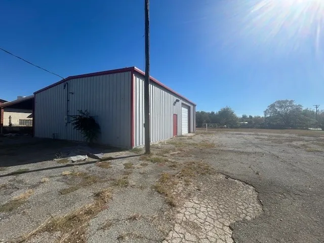 Warehouse For Rent in Grayson County , 308 E Lamar Street, Sherman, Texas 75090, 0, 0, Garage spaces, 0 Sqft, built in 1998, Preowned, mls#21191791, Real Estate Agent in Sherman, Homes For Rent in Grayson county, Homes For Rent in Sherman, Realtor in Sherman Texas, Real Estate Brokerage Independent Realty Texas, Luminita Cordes Realtor