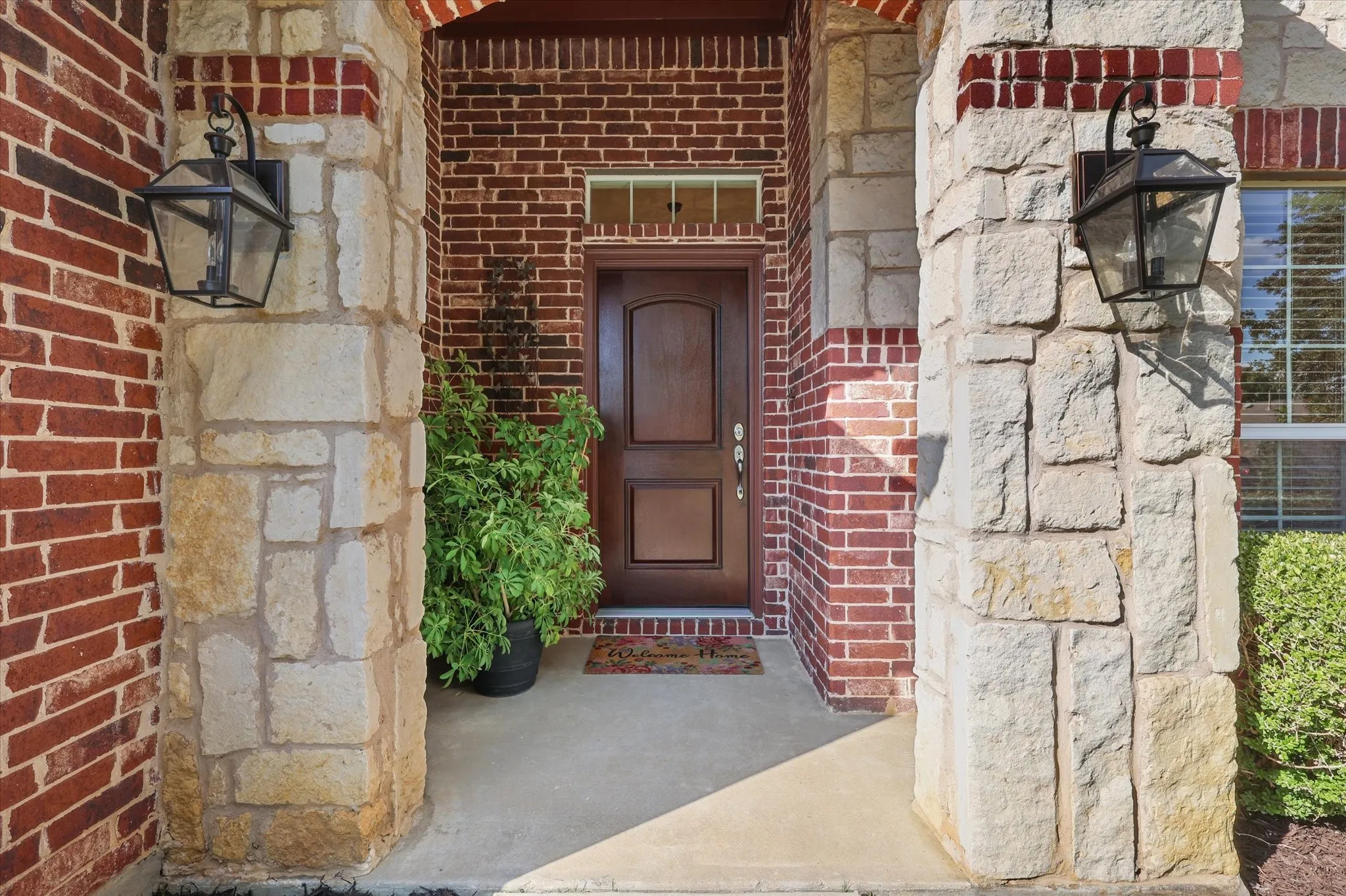 Single Family Residence For Sale in Denton County , 1917 Prescott Downs Drive, Denton, Texas 76210, 3 Bedroom, 2 Bathroom, 2 Garage spaces, 1,883 Sqft, built in 2007, mls#21191730, Real Estate Agent in Denton, Homes For Sale in Denton county, Homes For Sale in Denton, Realtor in Denton Texas, Real Estate Brokerage Independent Realty Texas, Luminita Cordes Realtor