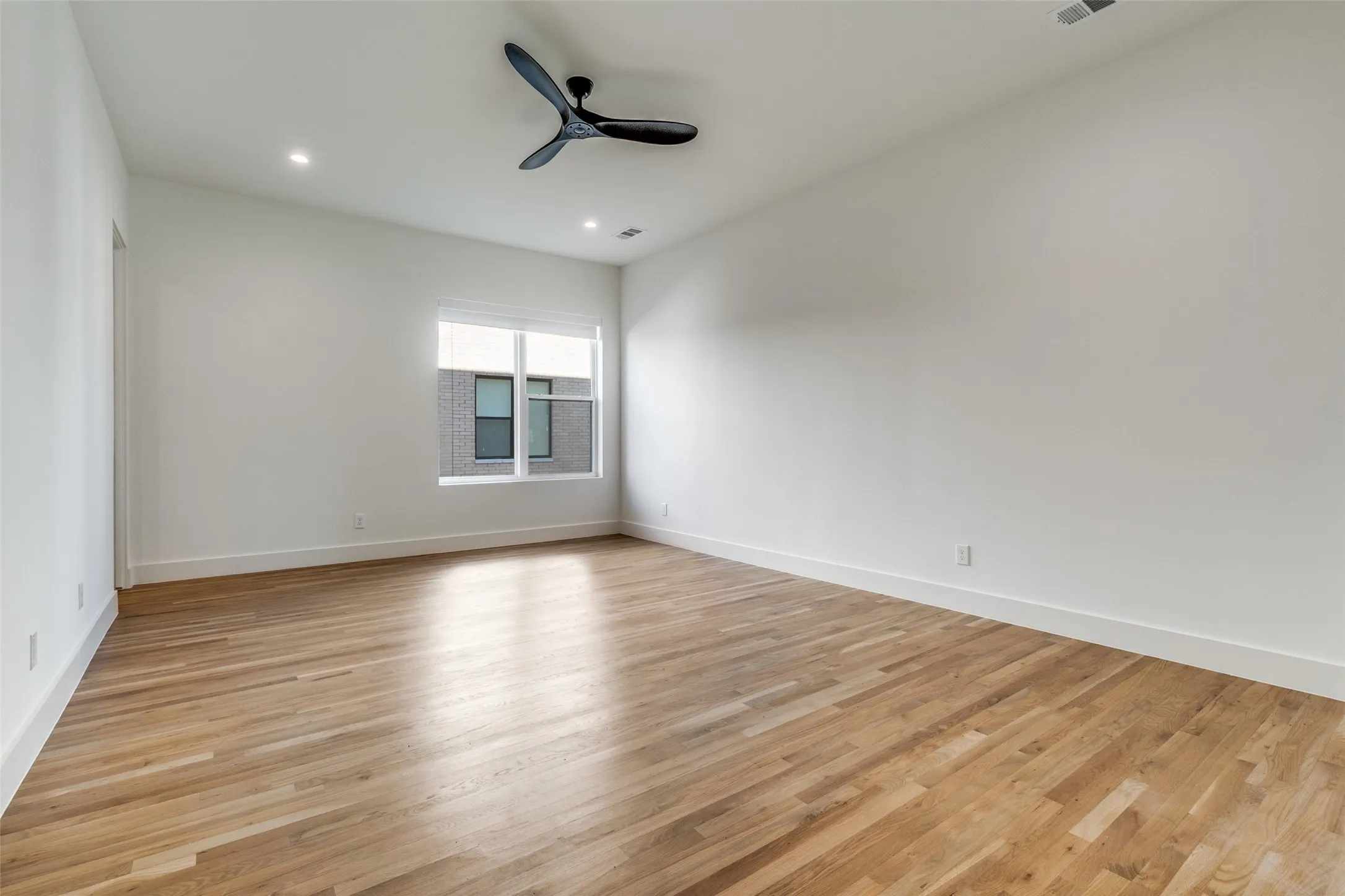 Single Family Residence For Sale in Dallas County , 4414 Abbott Avenue, Dallas, Texas 75205, 3 Bedroom, 4 Bathroom, 2 Garage spaces, 3,716 Sqft, built in 2023, Preowned, mls#21191732, Real Estate Agent in Dallas, Homes For Sale in Dallas county, Homes For Sale in Dallas, Realtor in Dallas Texas, Real Estate Brokerage Independent Realty Texas, Luminita Cordes Realtor