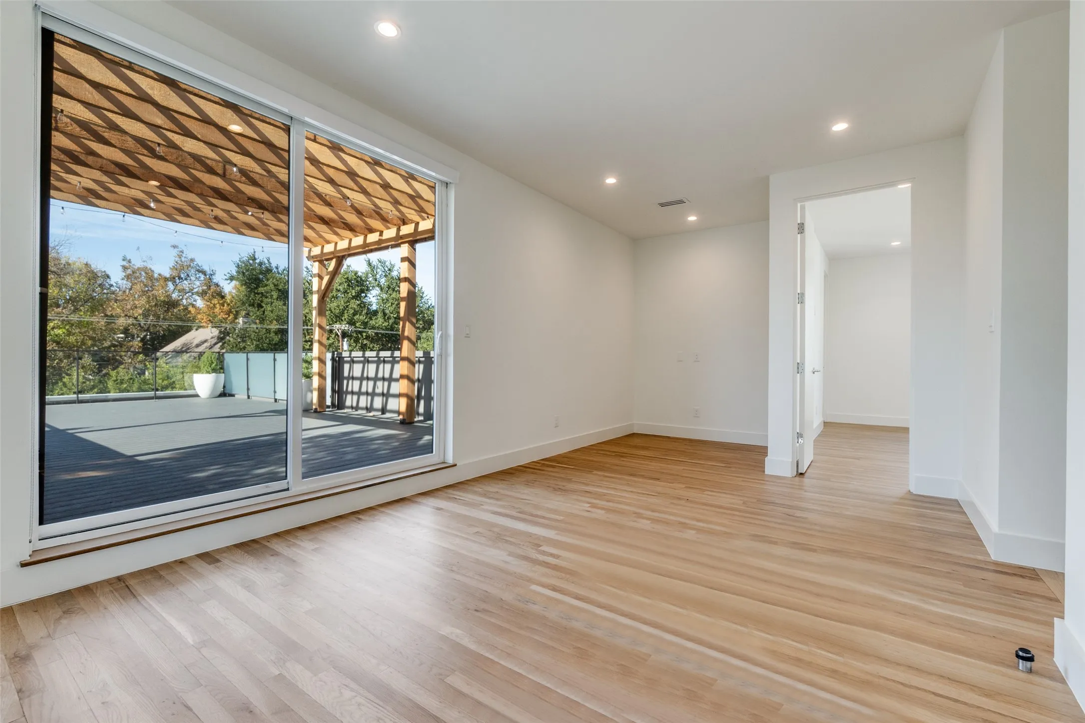 Single Family Residence For Sale in Dallas County , 4414 Abbott Avenue, Dallas, Texas 75205, 3 Bedroom, 4 Bathroom, 2 Garage spaces, 3,716 Sqft, built in 2023, Preowned, mls#21191732, Real Estate Agent in Dallas, Homes For Sale in Dallas county, Homes For Sale in Dallas, Realtor in Dallas Texas, Real Estate Brokerage Independent Realty Texas, Luminita Cordes Realtor