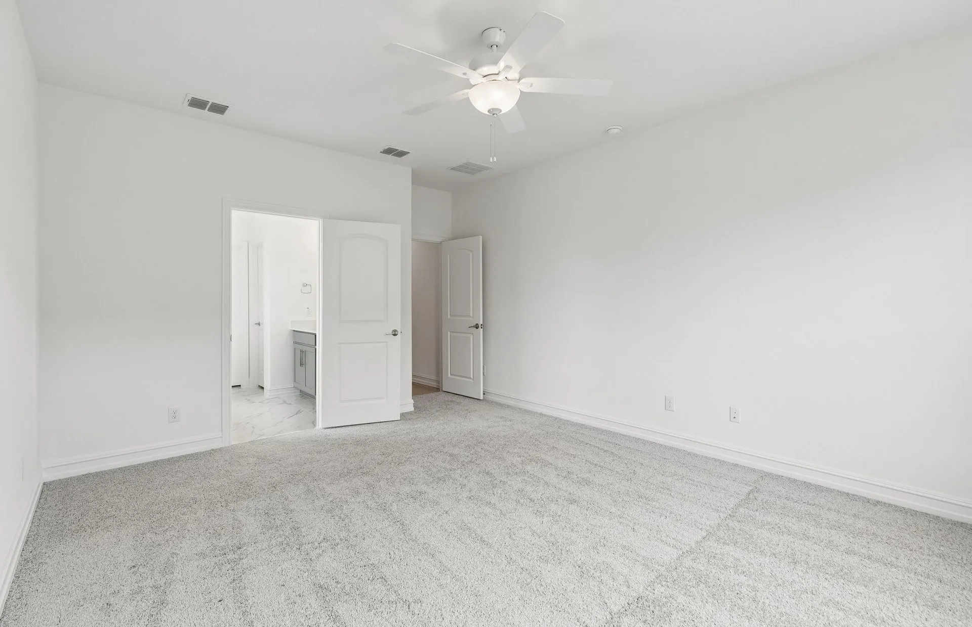 Private primary suite