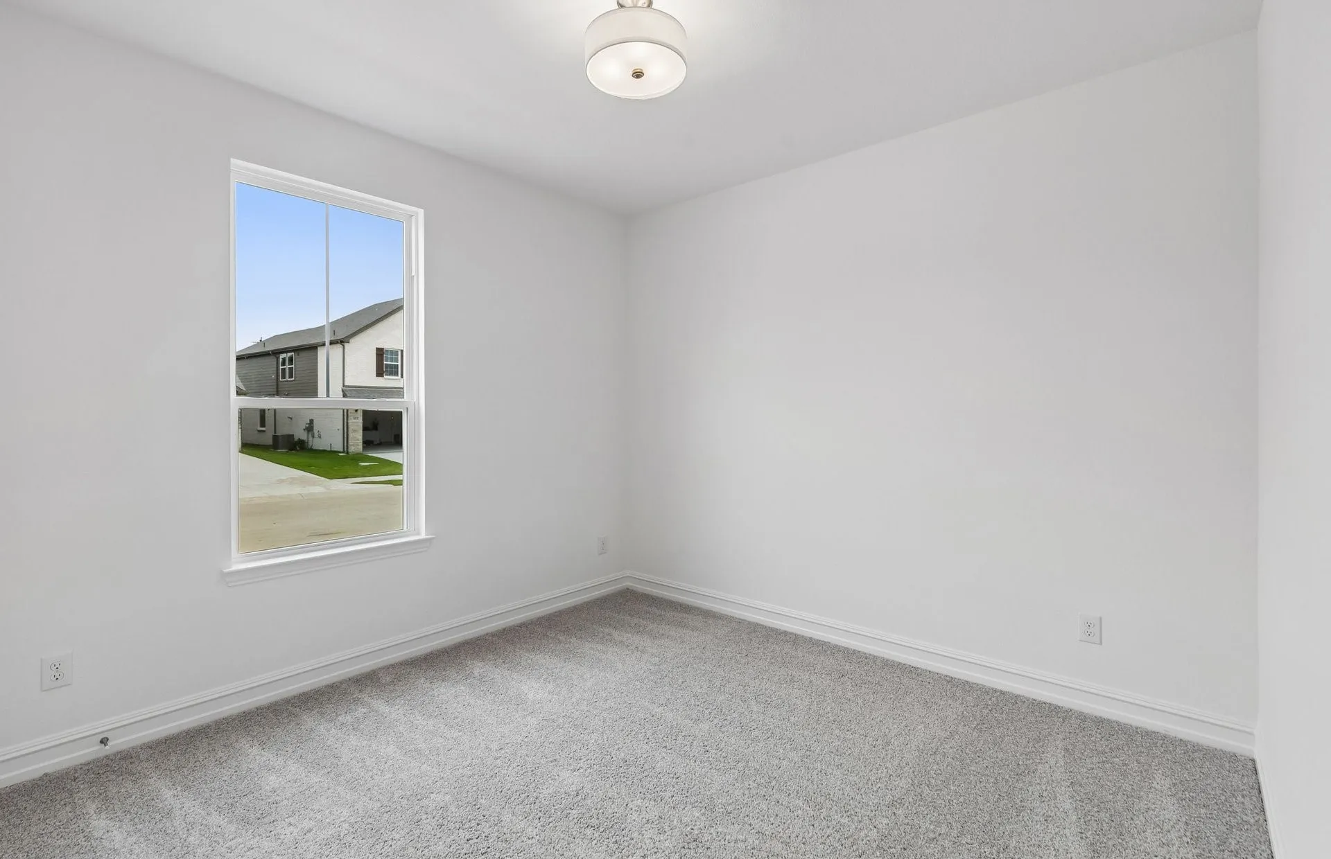Secondary bedroom
