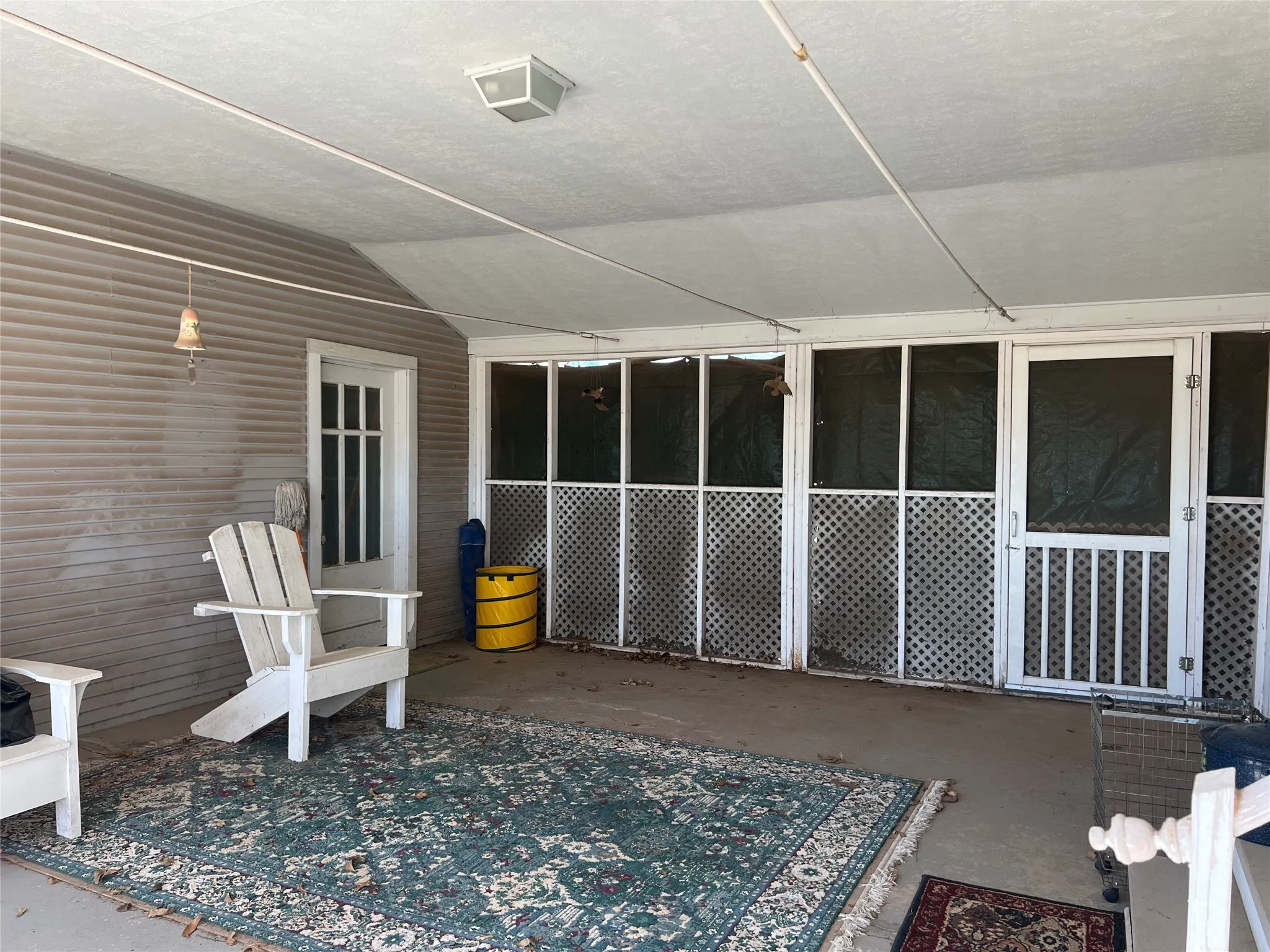 Single Family Residence For Sale in Clay County , 316 E Spring Street, Henrietta, Texas 76365, 2 Bedroom, 2 Bathroom, 2 Garage spaces, 1,810 Sqft, built in 1960, mls#21191992, Real Estate Agent in Henrietta, Homes For Sale in Clay county, Homes For Sale in Henrietta, Realtor in Henrietta Texas, Real Estate Brokerage Independent Realty Texas, Luminita Cordes Realtor