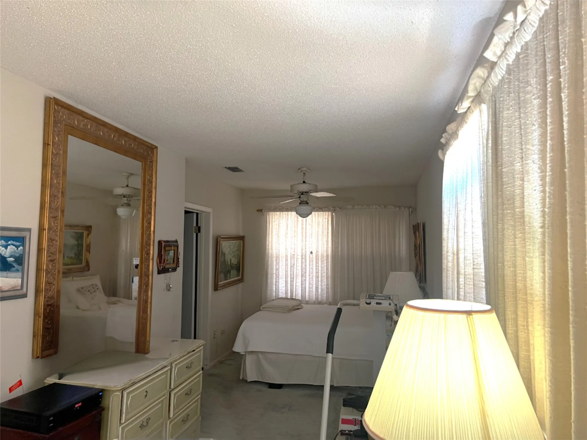 Single Family Residence For Sale in Clay County , 316 E Spring Street, Henrietta, Texas 76365, 2 Bedroom, 2 Bathroom, 2 Garage spaces, 1,810 Sqft, built in 1960, mls#21191992, Real Estate Agent in Henrietta, Homes For Sale in Clay county, Homes For Sale in Henrietta, Realtor in Henrietta Texas, Real Estate Brokerage Independent Realty Texas, Luminita Cordes Realtor