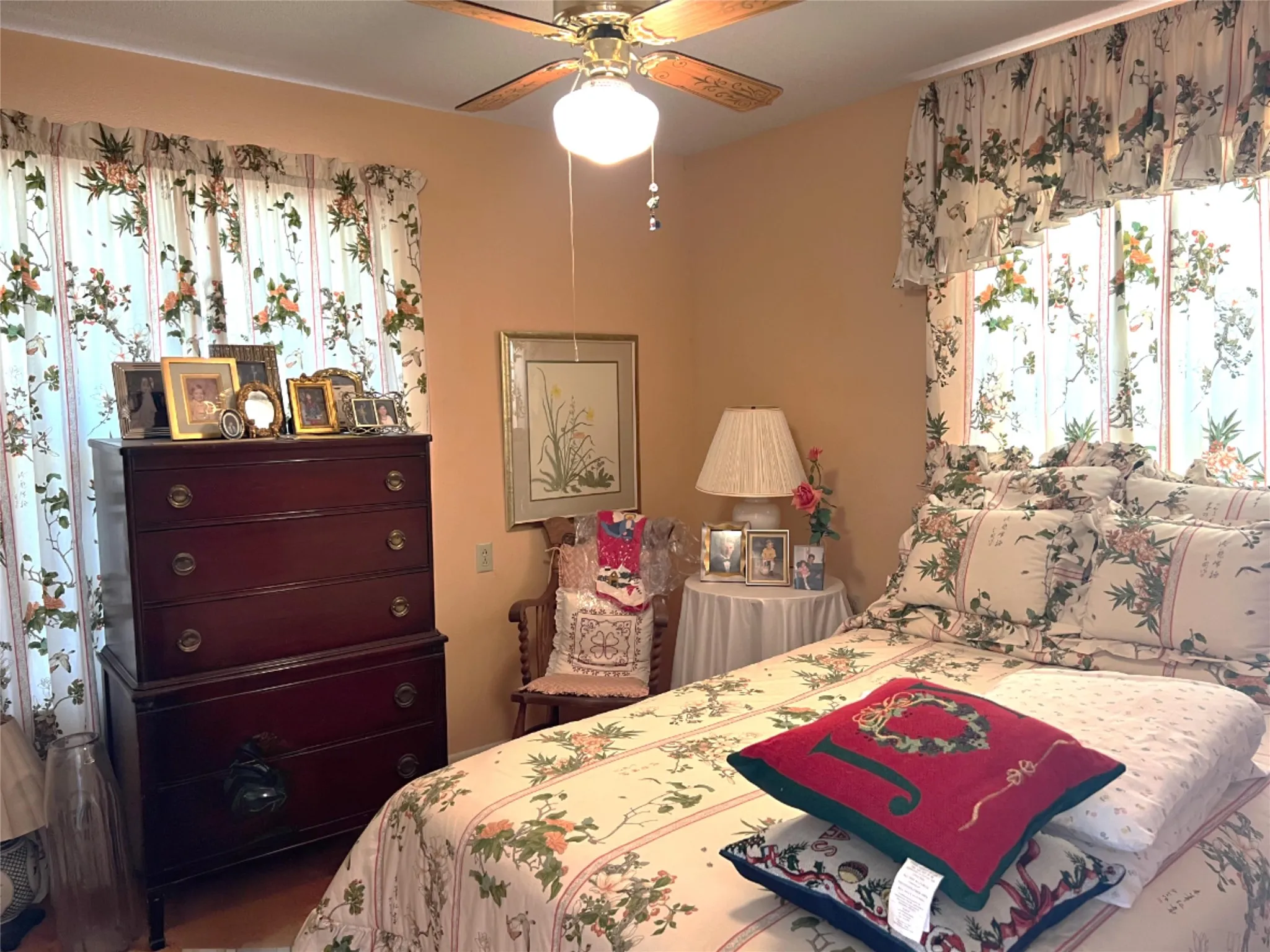 Single Family Residence For Sale in Clay County , 316 E Spring Street, Henrietta, Texas 76365, 2 Bedroom, 2 Bathroom, 2 Garage spaces, 1,810 Sqft, built in 1960, mls#21191992, Real Estate Agent in Henrietta, Homes For Sale in Clay county, Homes For Sale in Henrietta, Realtor in Henrietta Texas, Real Estate Brokerage Independent Realty Texas, Luminita Cordes Realtor