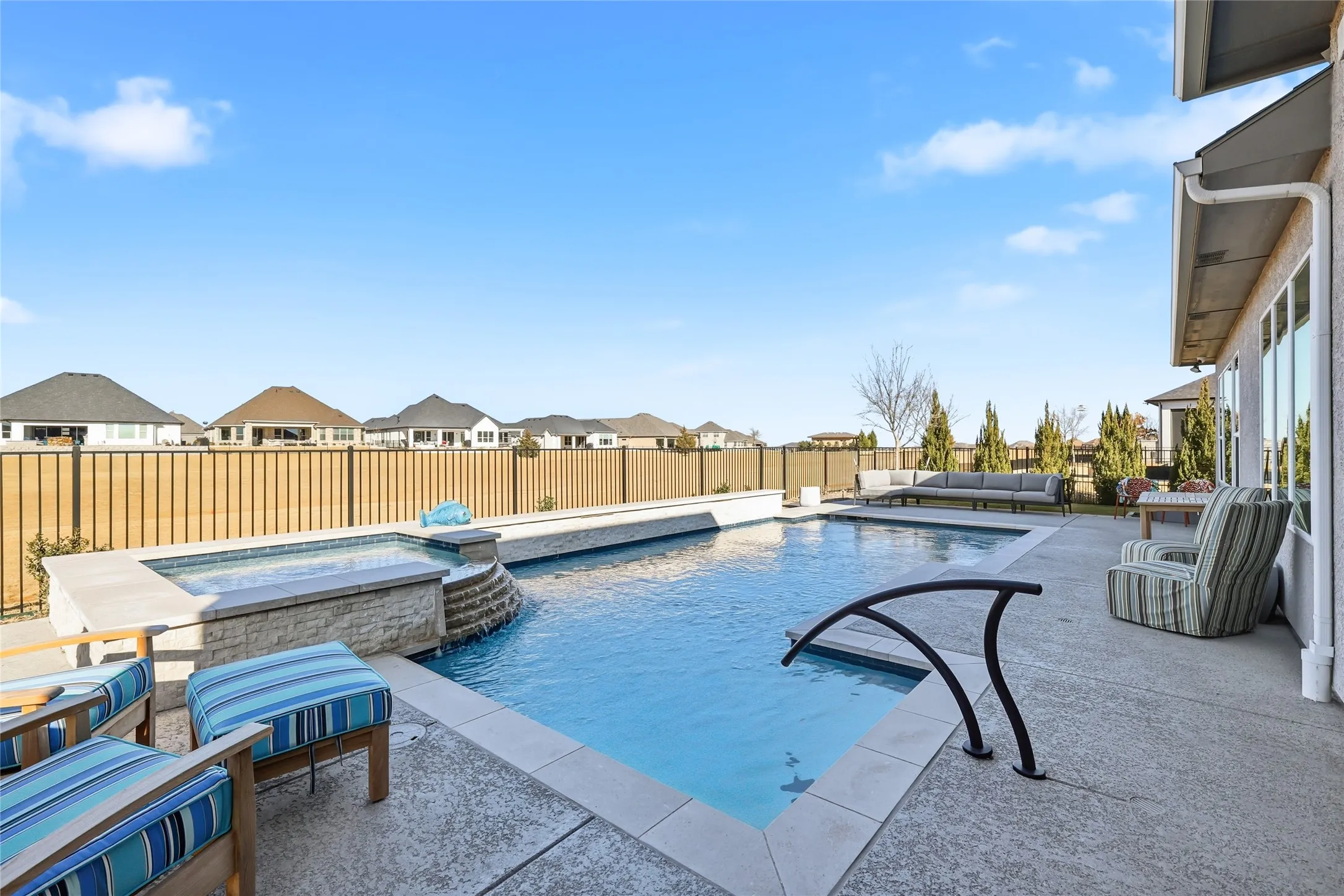 Single Family Residence For Sale in Denton County , 10720 Goodland Drive, Denton, Texas 76207, 3 Bedroom, 4 Bathroom, 3 Garage spaces, 3,055 Sqft, built in 2022, Preowned, mls#21191675, Real Estate Agent in Denton, Homes For Sale in Denton county, Homes For Sale in Denton, Realtor in Denton Texas, Real Estate Brokerage Independent Realty Texas, Luminita Cordes Realtor