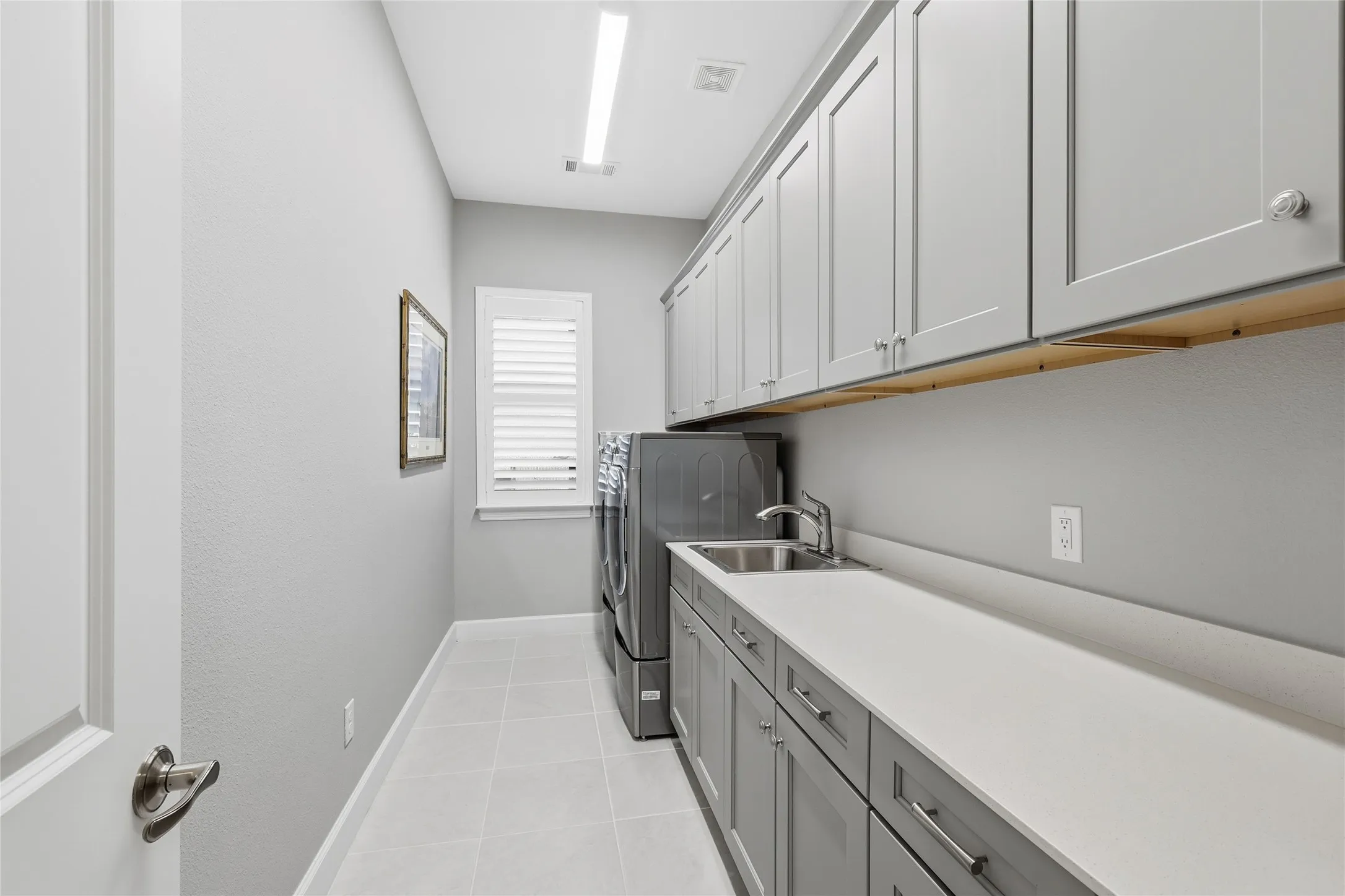 Single Family Residence For Sale in Denton County , 10720 Goodland Drive, Denton, Texas 76207, 3 Bedroom, 4 Bathroom, 3 Garage spaces, 3,055 Sqft, built in 2022, Preowned, mls#21191675, Real Estate Agent in Denton, Homes For Sale in Denton county, Homes For Sale in Denton, Realtor in Denton Texas, Real Estate Brokerage Independent Realty Texas, Luminita Cordes Realtor