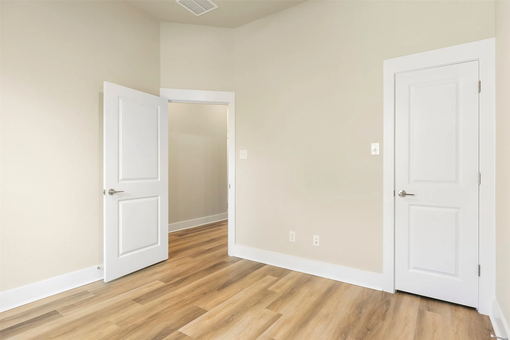 Single Family Residence For Sale in Grayson County , 710 E Mcgee Street, Sherman, Texas 75090, 3 Bedroom, 2 Bathroom, 2 Garage spaces, 1,826 Sqft, built in 2026, New Construction - Complete, mls#21191219, Real Estate Agent in Sherman, Homes For Sale in Grayson county, Homes For Sale in Sherman, Realtor in Sherman Texas, Real Estate Brokerage Independent Realty Texas, Luminita Cordes Realtor